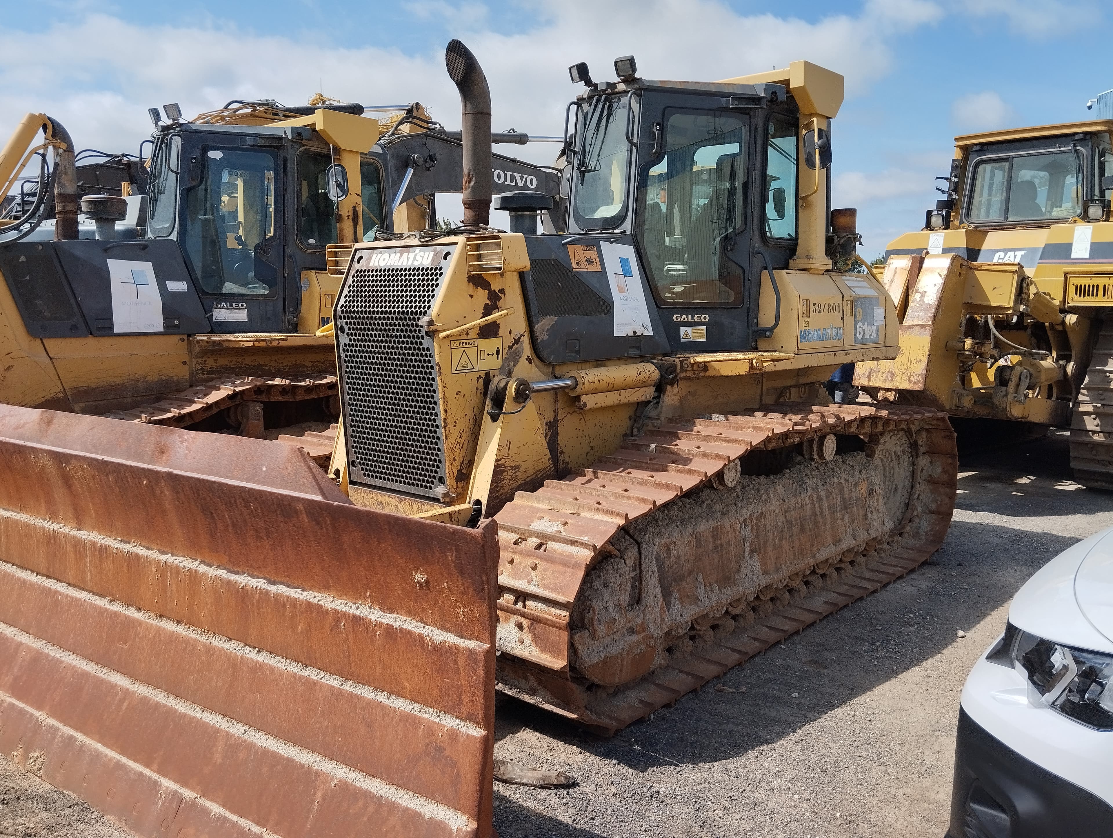 Trator de Rastos 20 T Komatsu D61 PX-15 — imagem 1