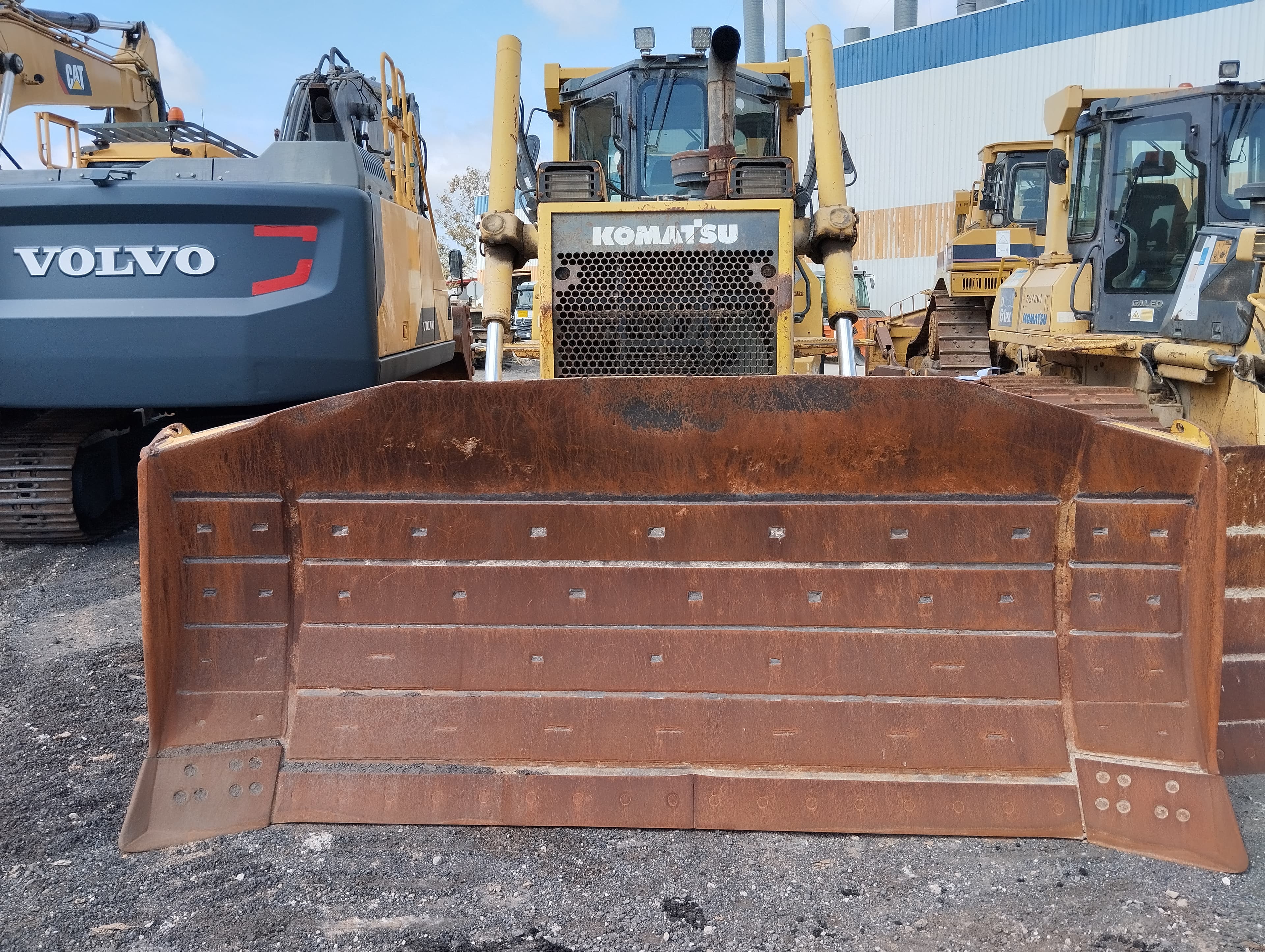 Trator de Rastos 20 T Komatsu D65 EX-15E0 — imagen 3
