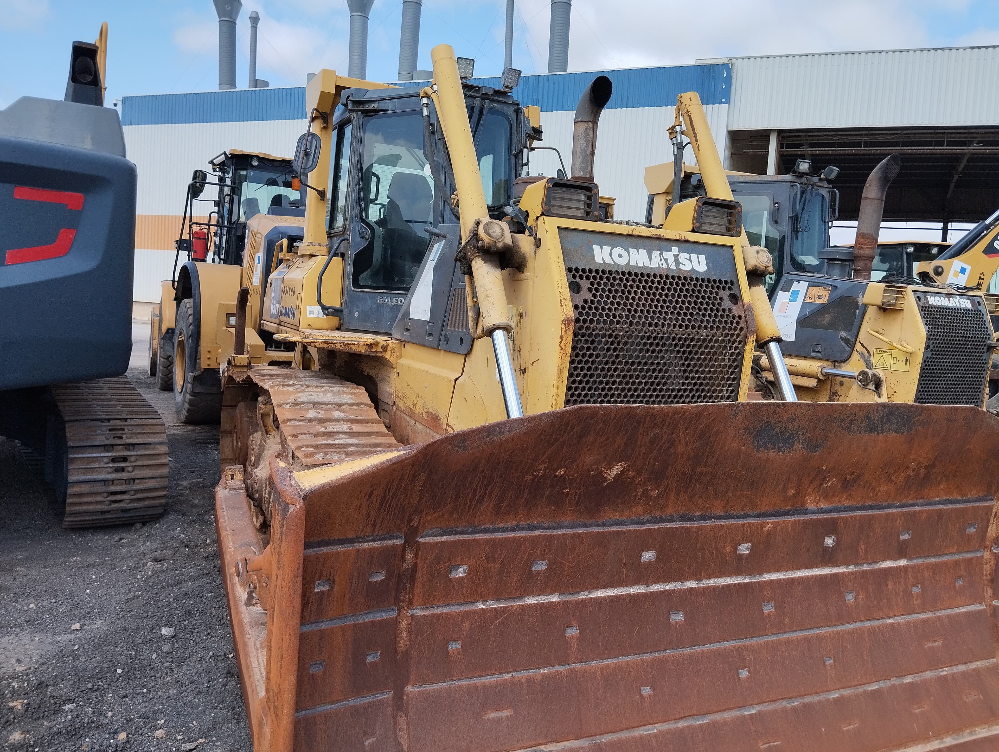 Trator de Rastos 20 T Komatsu D65 EX-15E0 — imagen 2