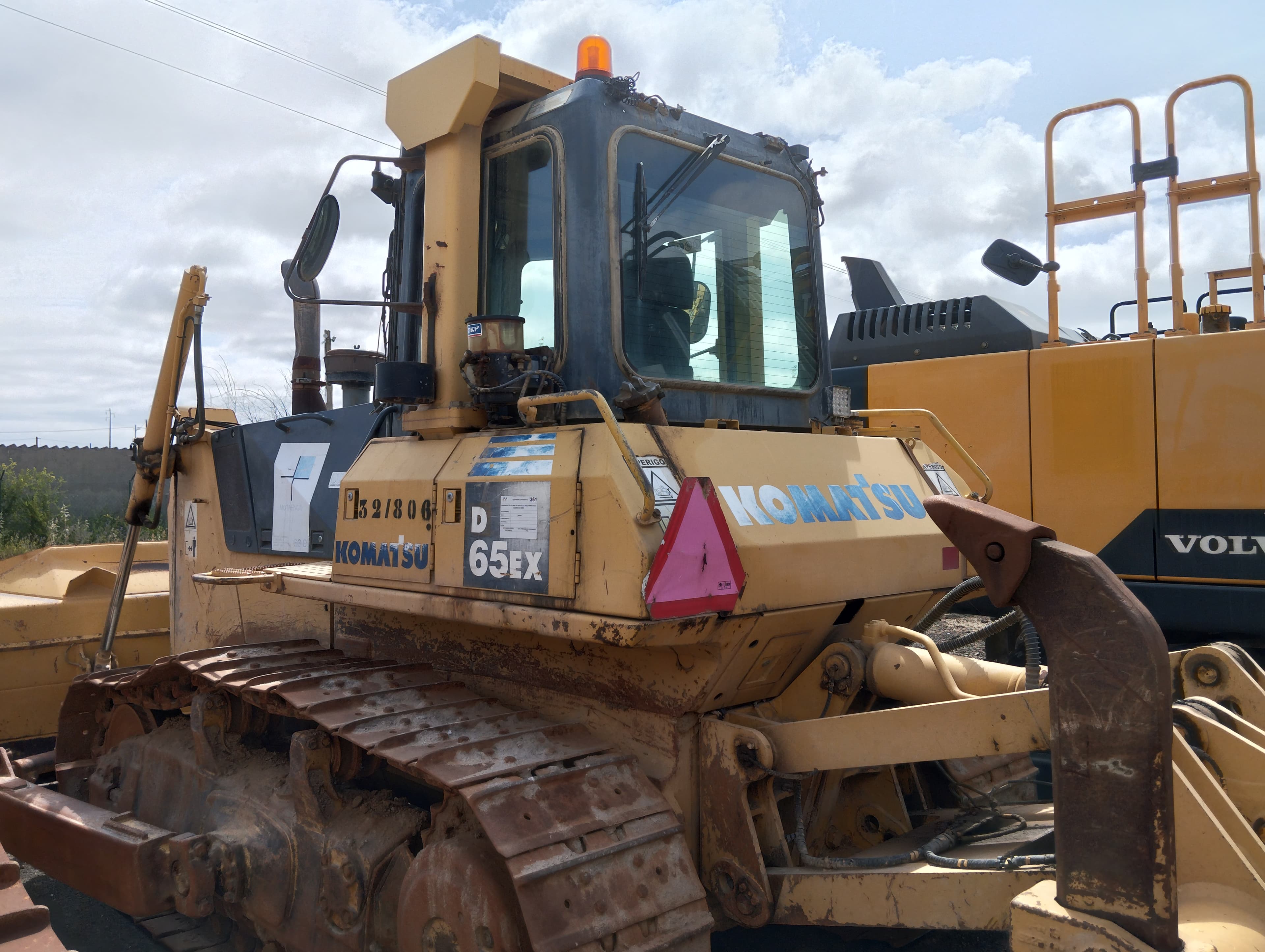 Trator de Rastos 20 T Komatsu D65 EX-15E0 — imagen 7
