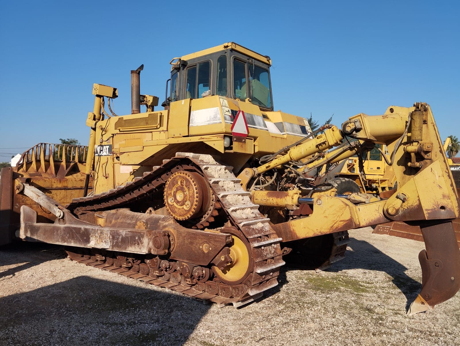Trator de Rastos 50 T Caterpillar D9 R PS — imagem 6
