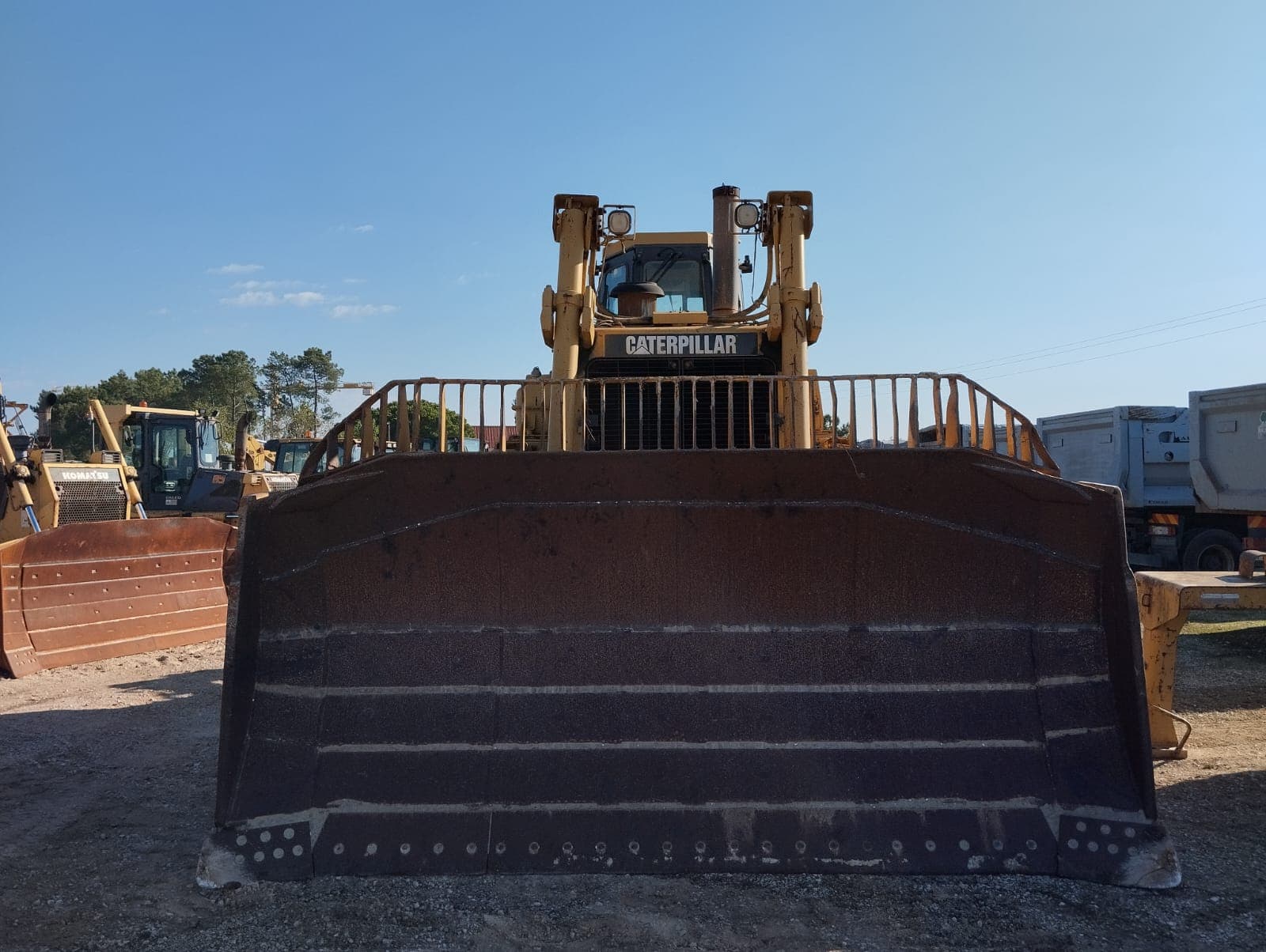 Trator de Rastos 50 T Caterpillar D9 R PS — imagem 2
