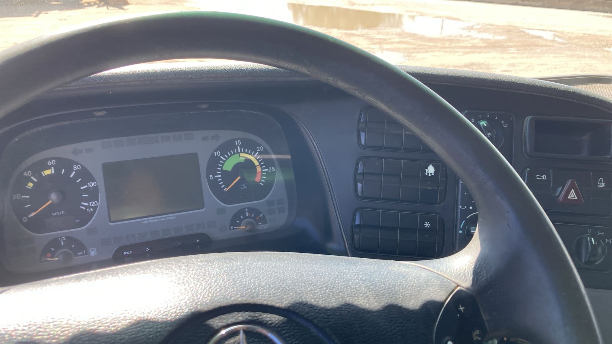 Camião Basculante Tras. 26 T Mercedes-Benz ACTROS 2632K/36 6x4 — imagem 6