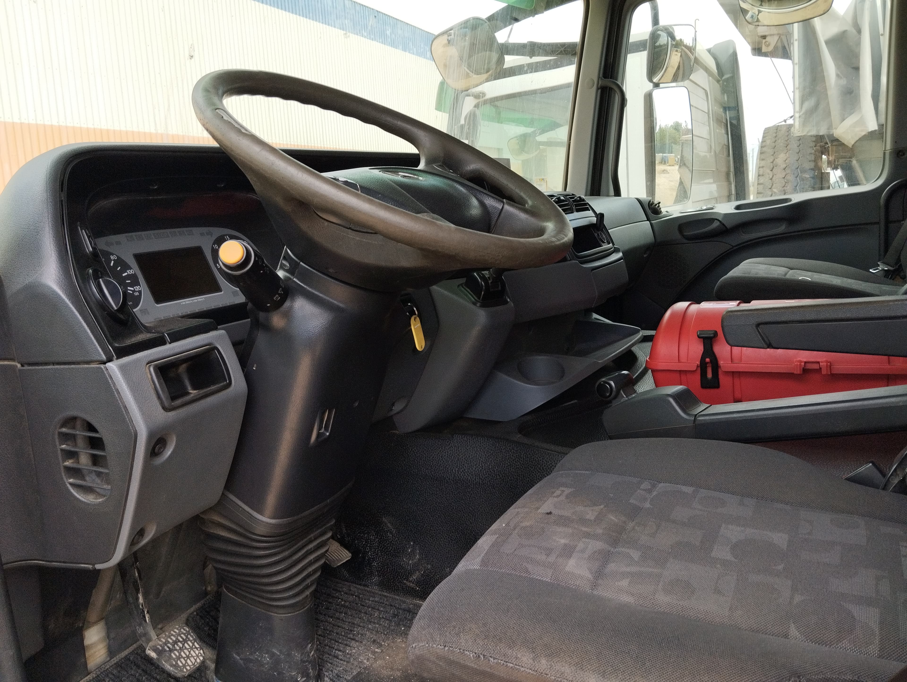 Camião Basculante Tras. 32 T Mercedes-Benz ACTROS 3236K/42 8x4 — imagem 7