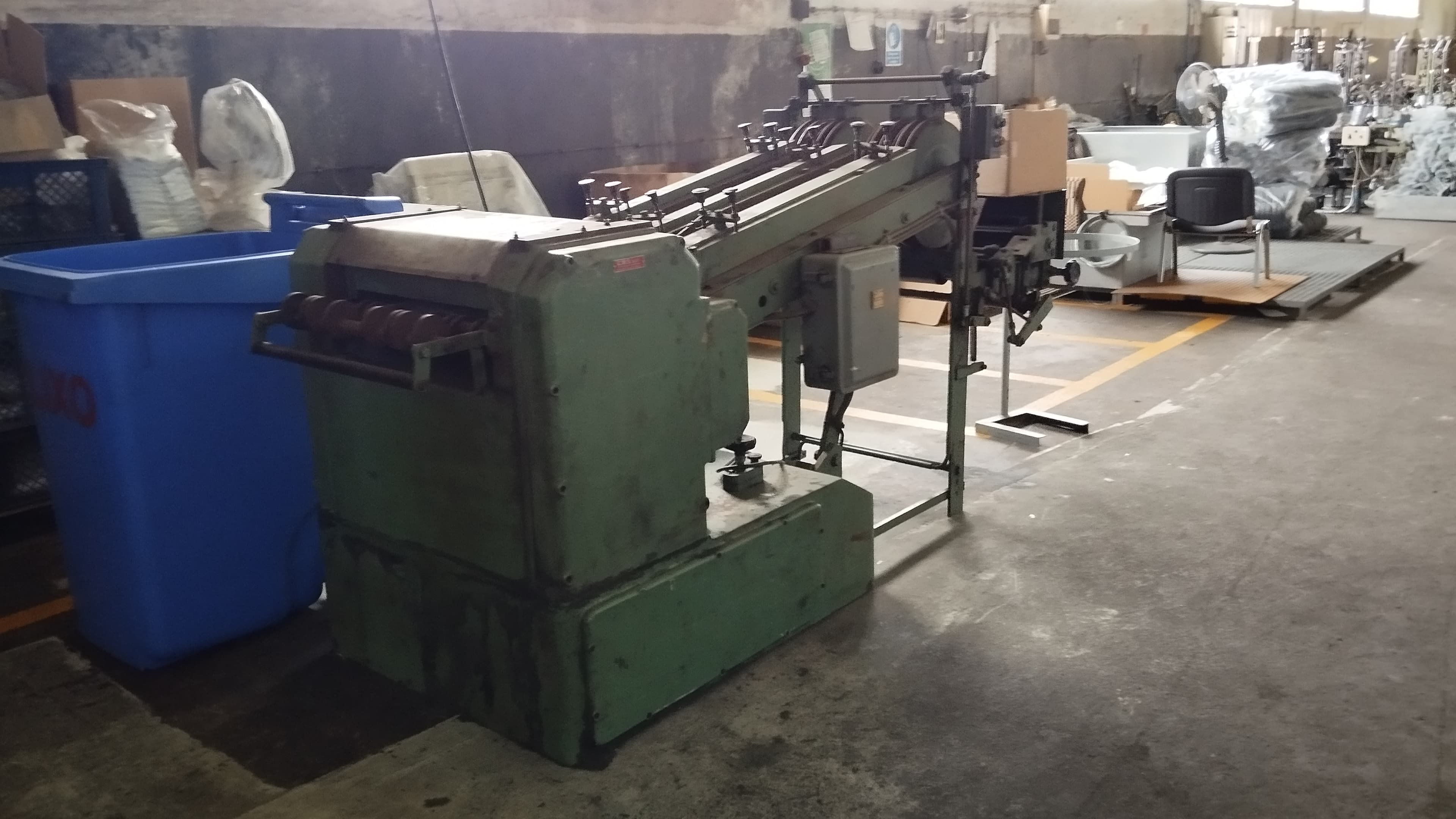 Máquina de Produção de Rolinhos de Lã de Aço — image 3