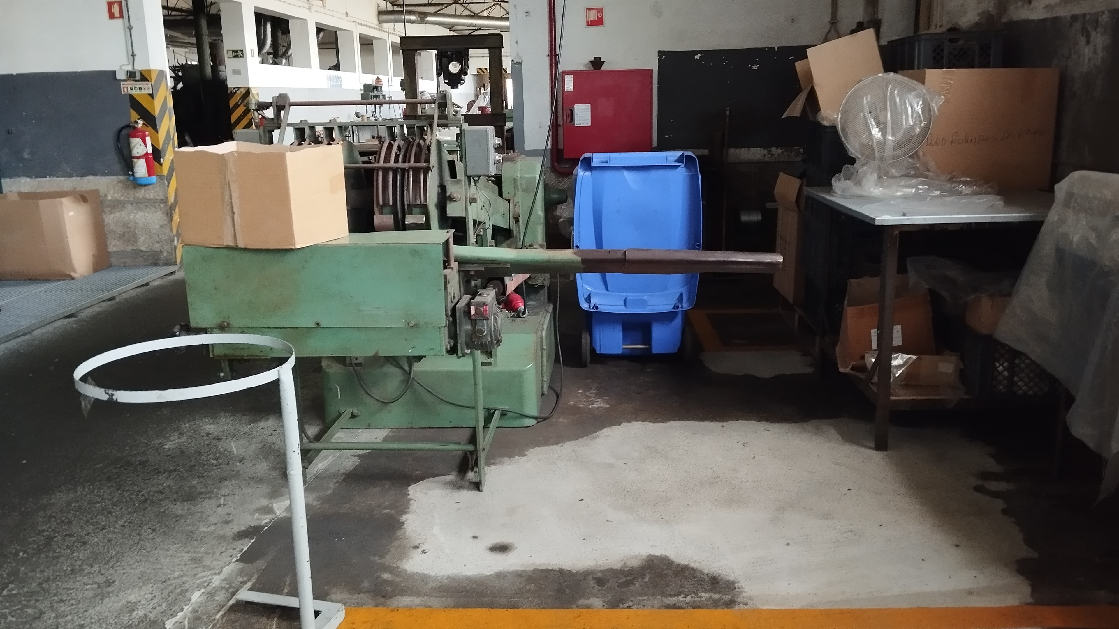 Máquina de Produção de Rolinhos de Lã de Aço — image 4