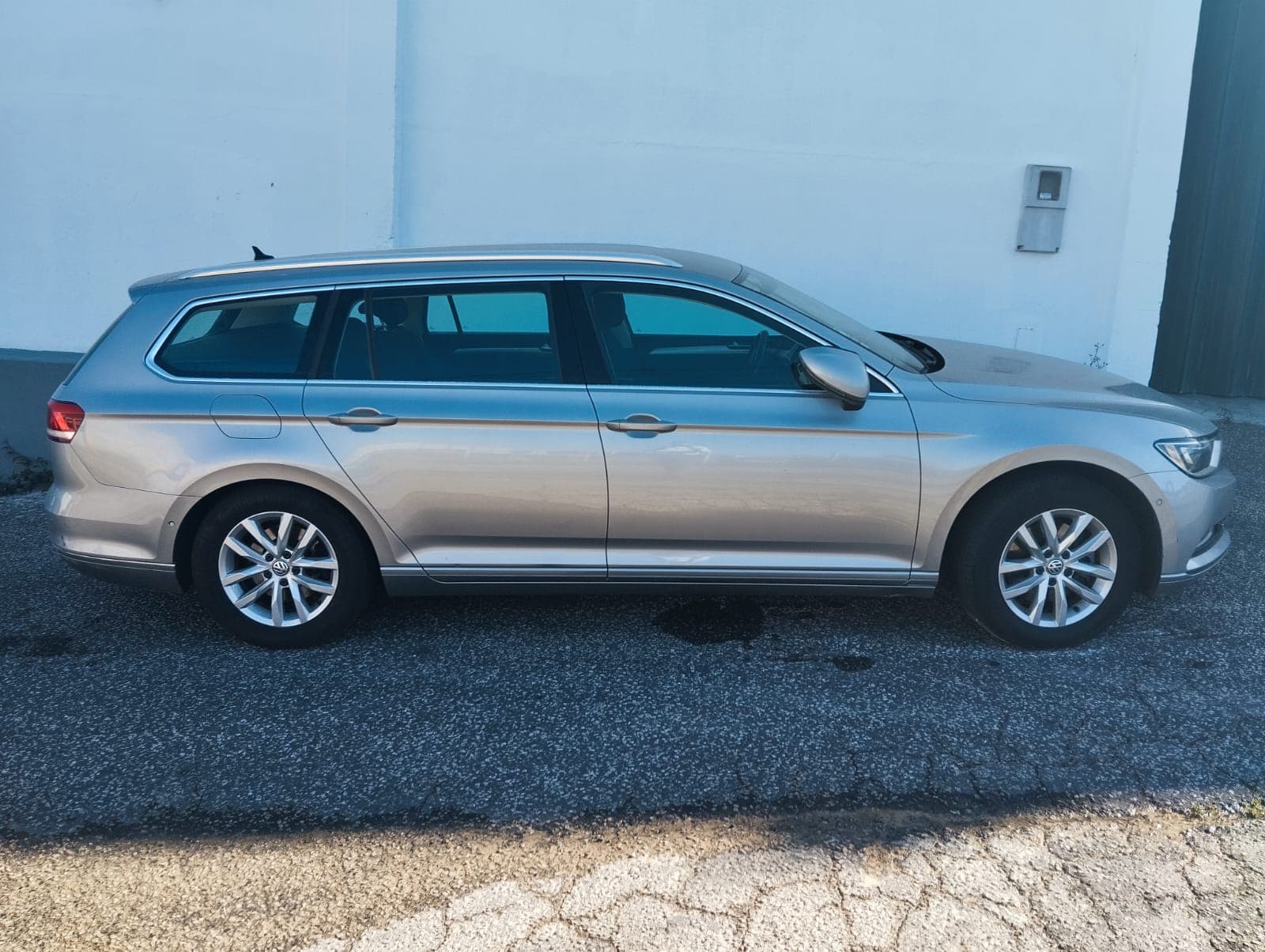 Volkswagen Passat B8 Variant 1.6 TDI · Ano 2015 — imagen 3