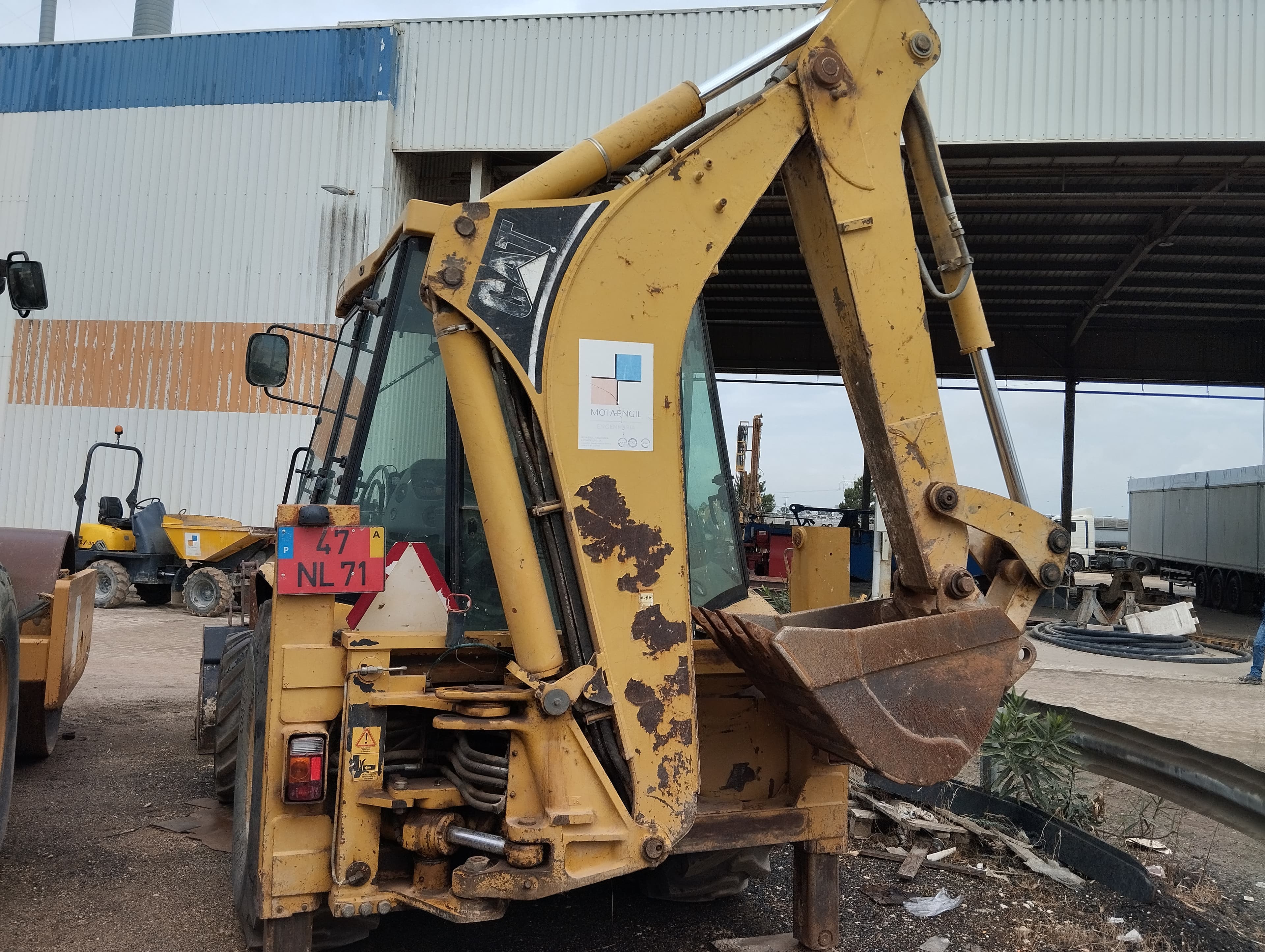 Conj. Ind. Pá e Retro de Pneus Caterpillar 428 DNF CM — image 6