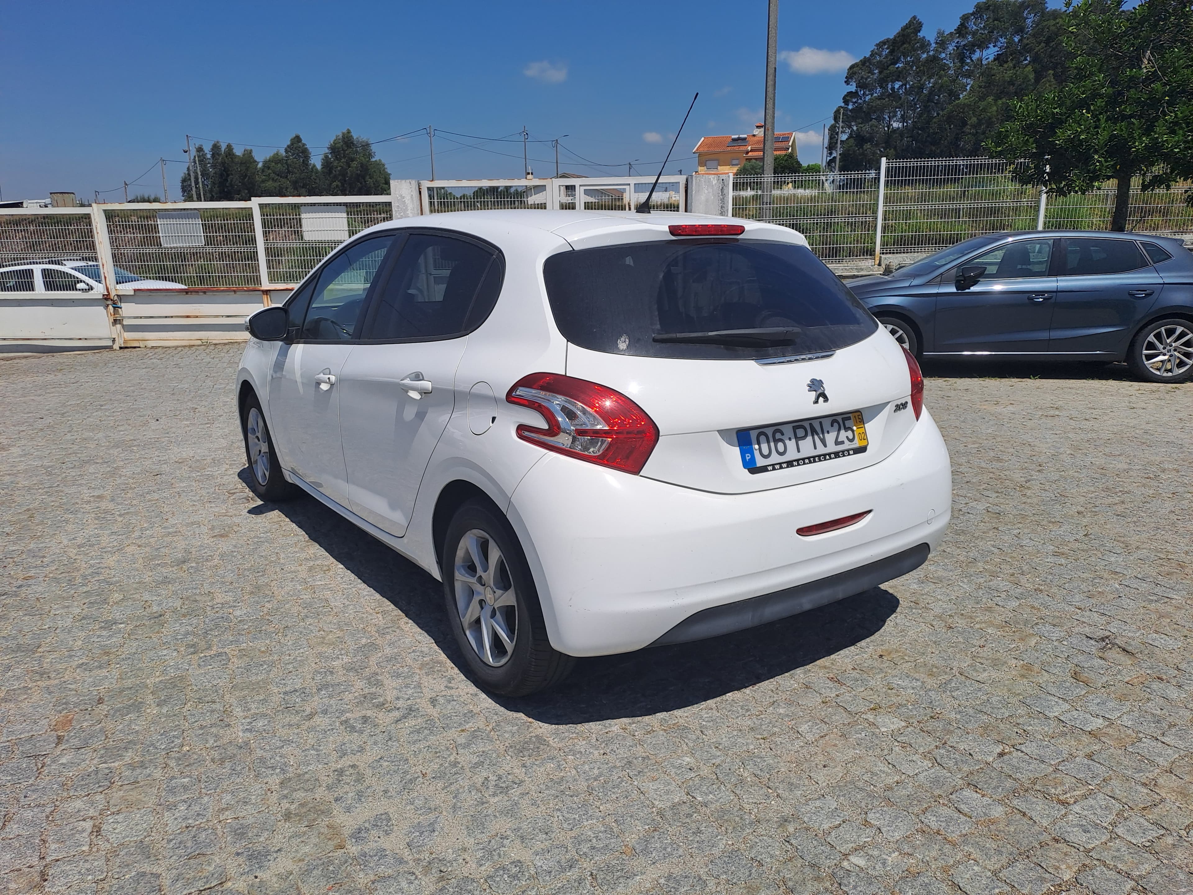 Peugeot 208 · Ano 2015 — imagem 6
