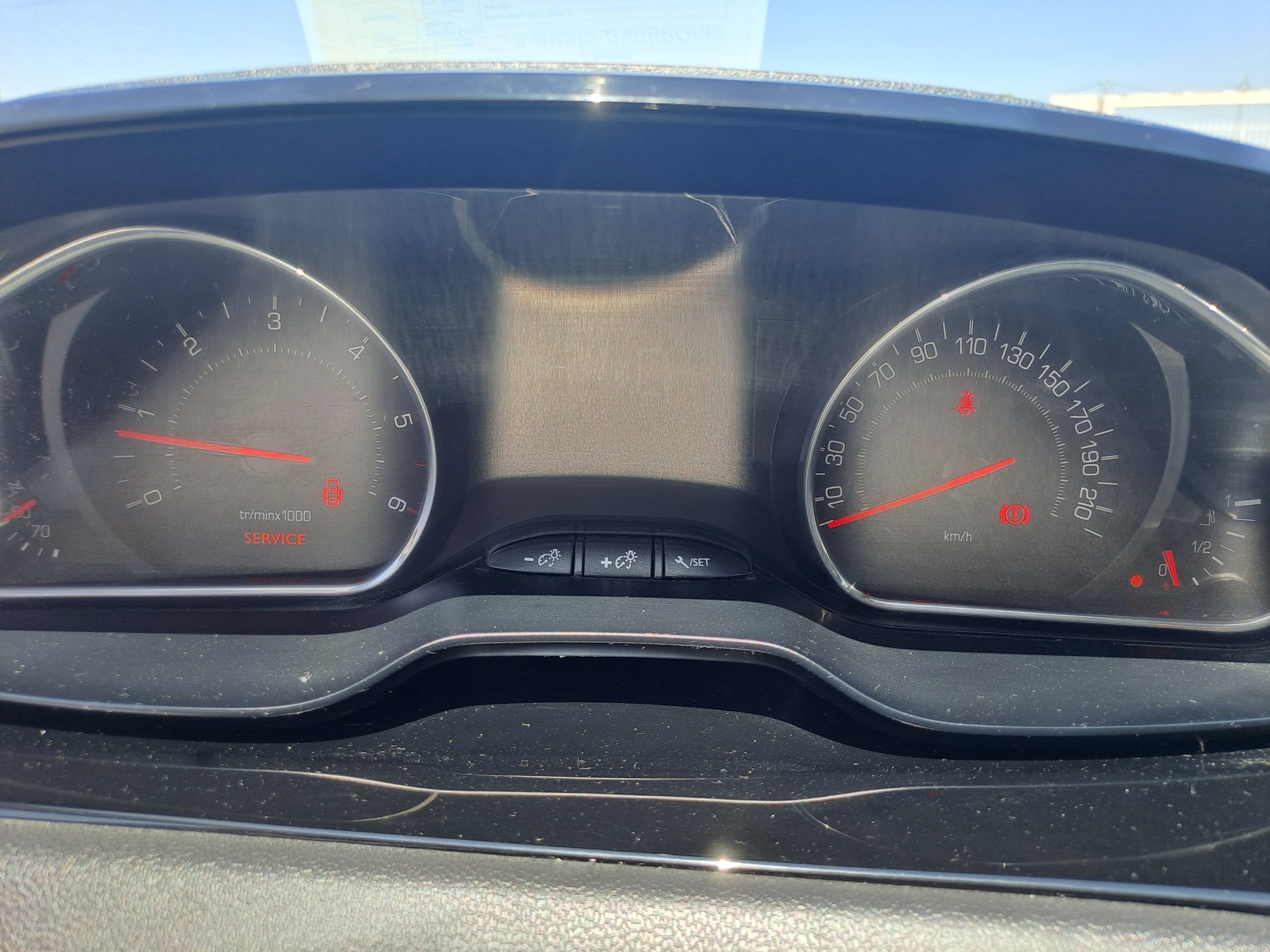 Peugeot 208 · Ano 2015 — imagem 29