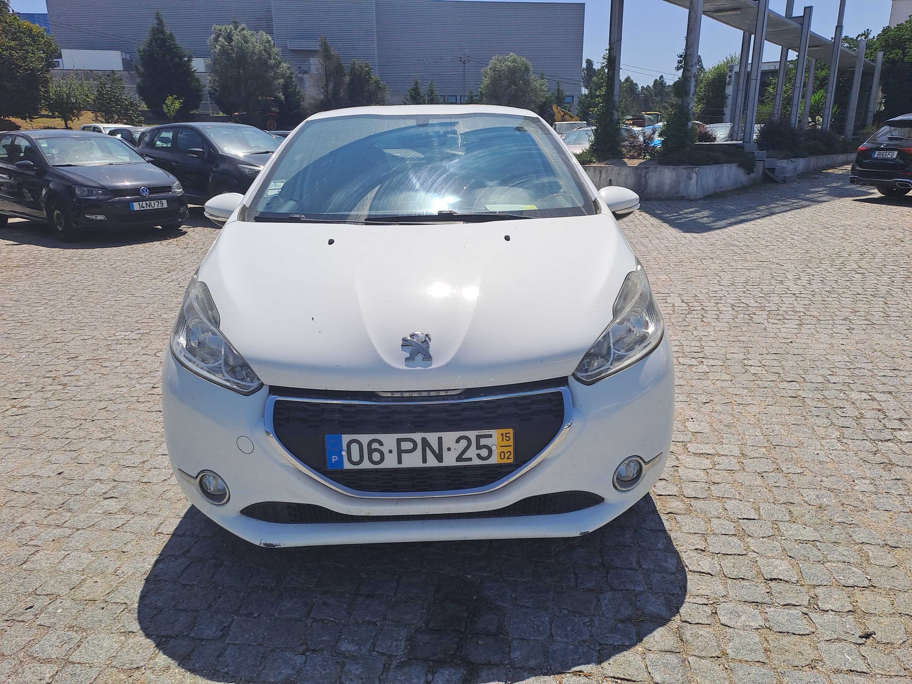 Peugeot 208 · Ano 2015 — imagem 2