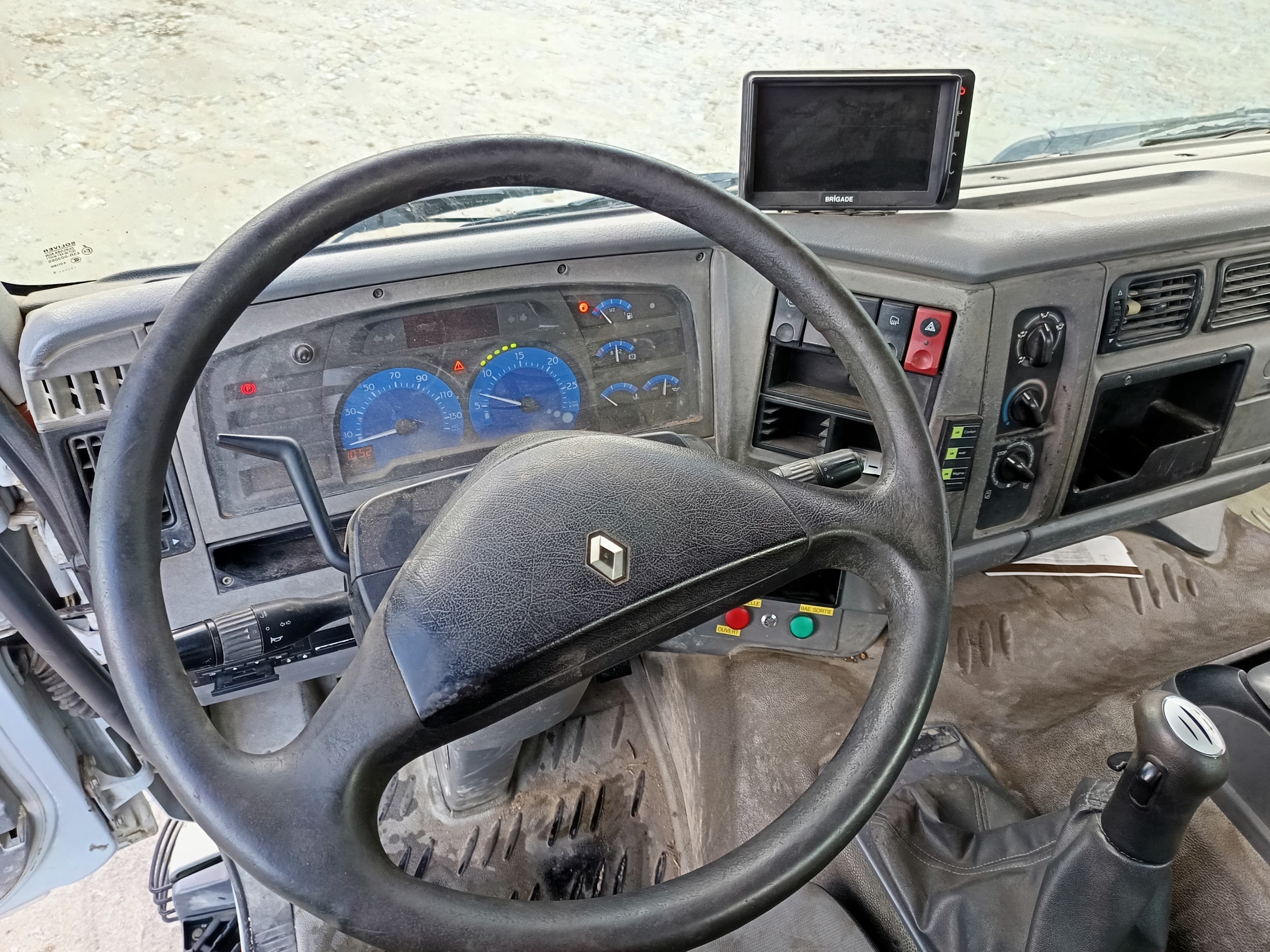 Renault 370 · Ano 2007 — imagem 22