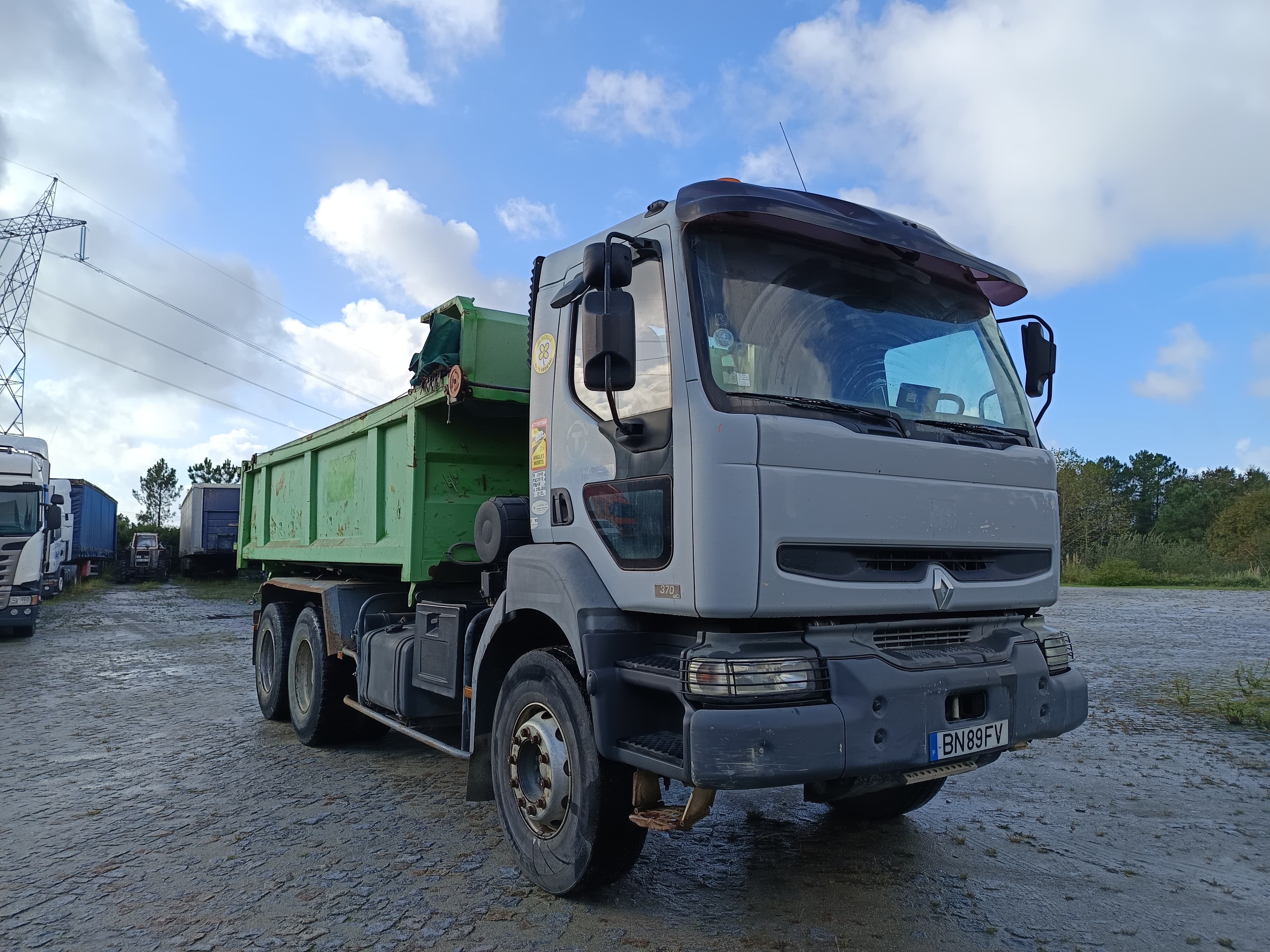 Renault 370 · Ano 2007 — imagem 3