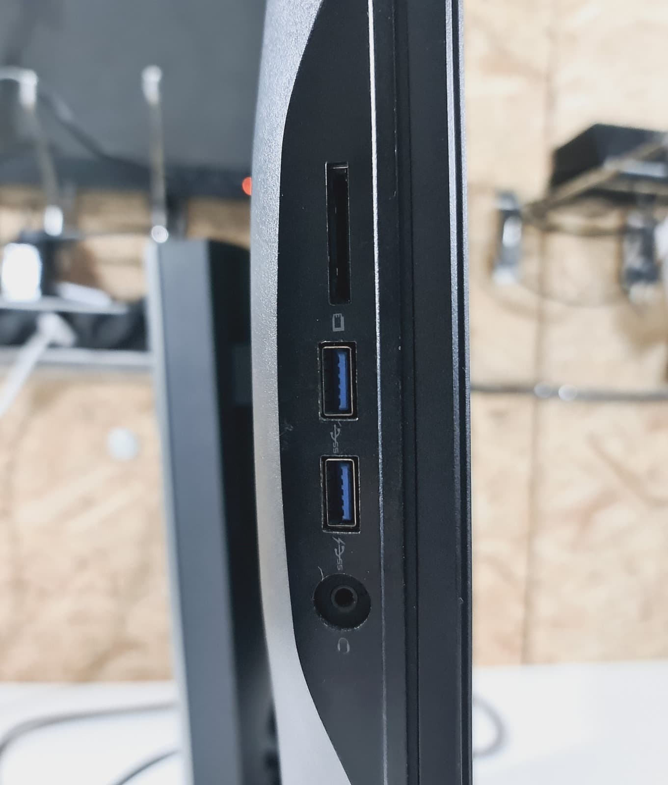 Computador All-in-One Dell Optiplex 7440 — imagem 14