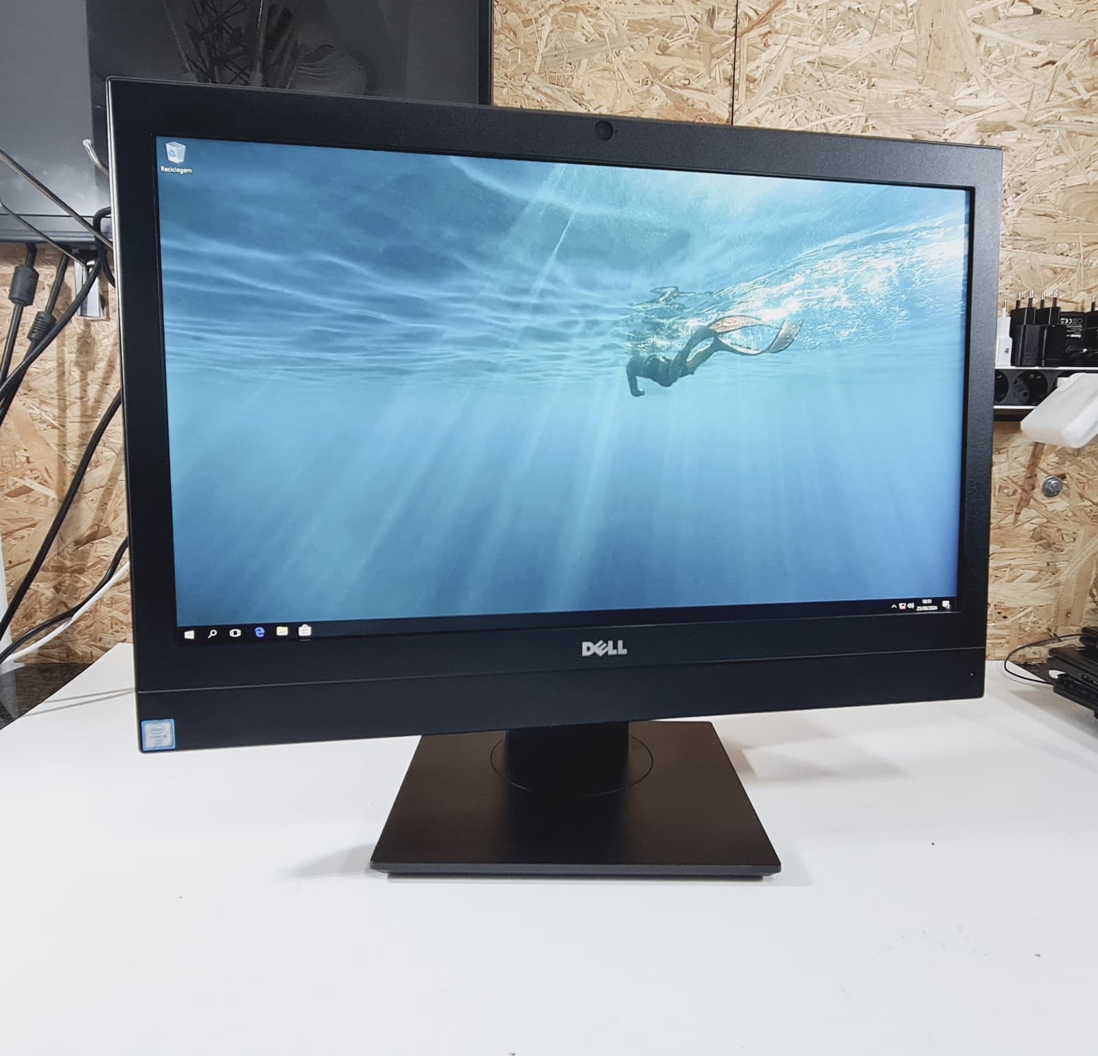 Computador All-in-One Dell Optiplex 7440 — imagem 3