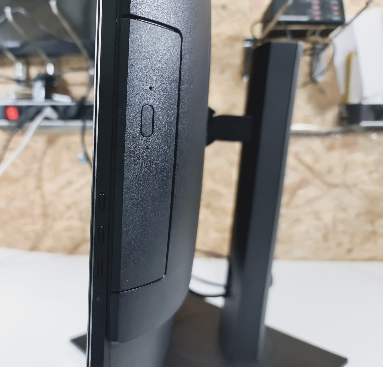 Computador All-in-One Dell Optiplex 7440 — imagem 12