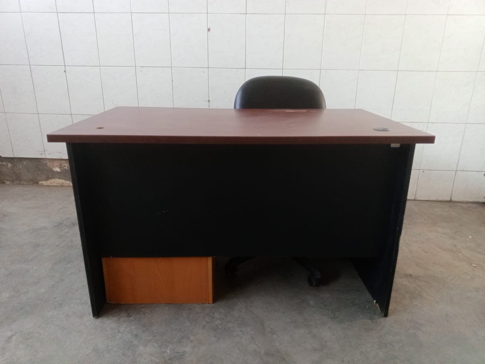 Office Furniture — image 1