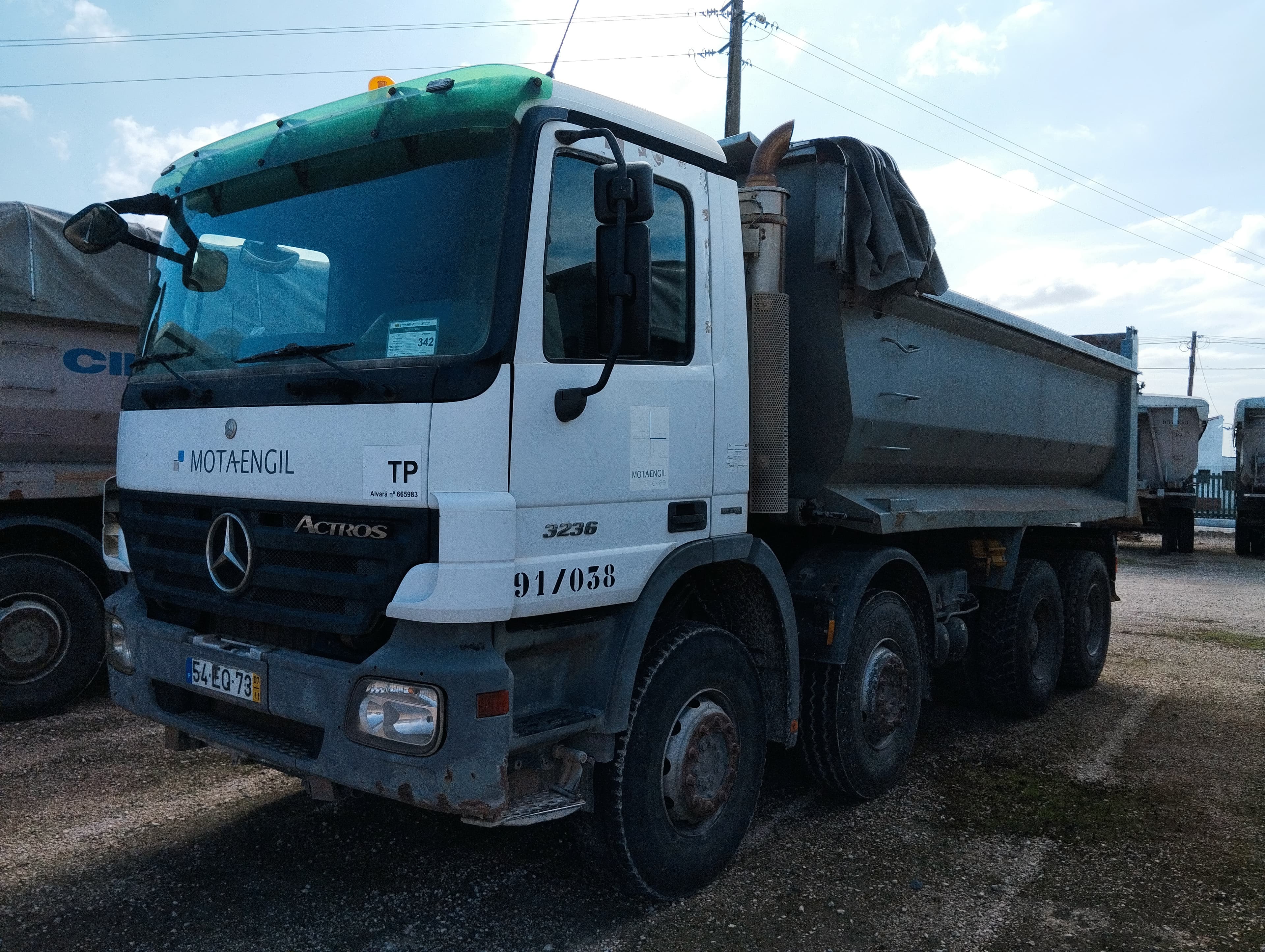 Camião Basc. Tras. 32 T Mercedes-Benz ACTROS 3236K/42 8x4 — imagem 3