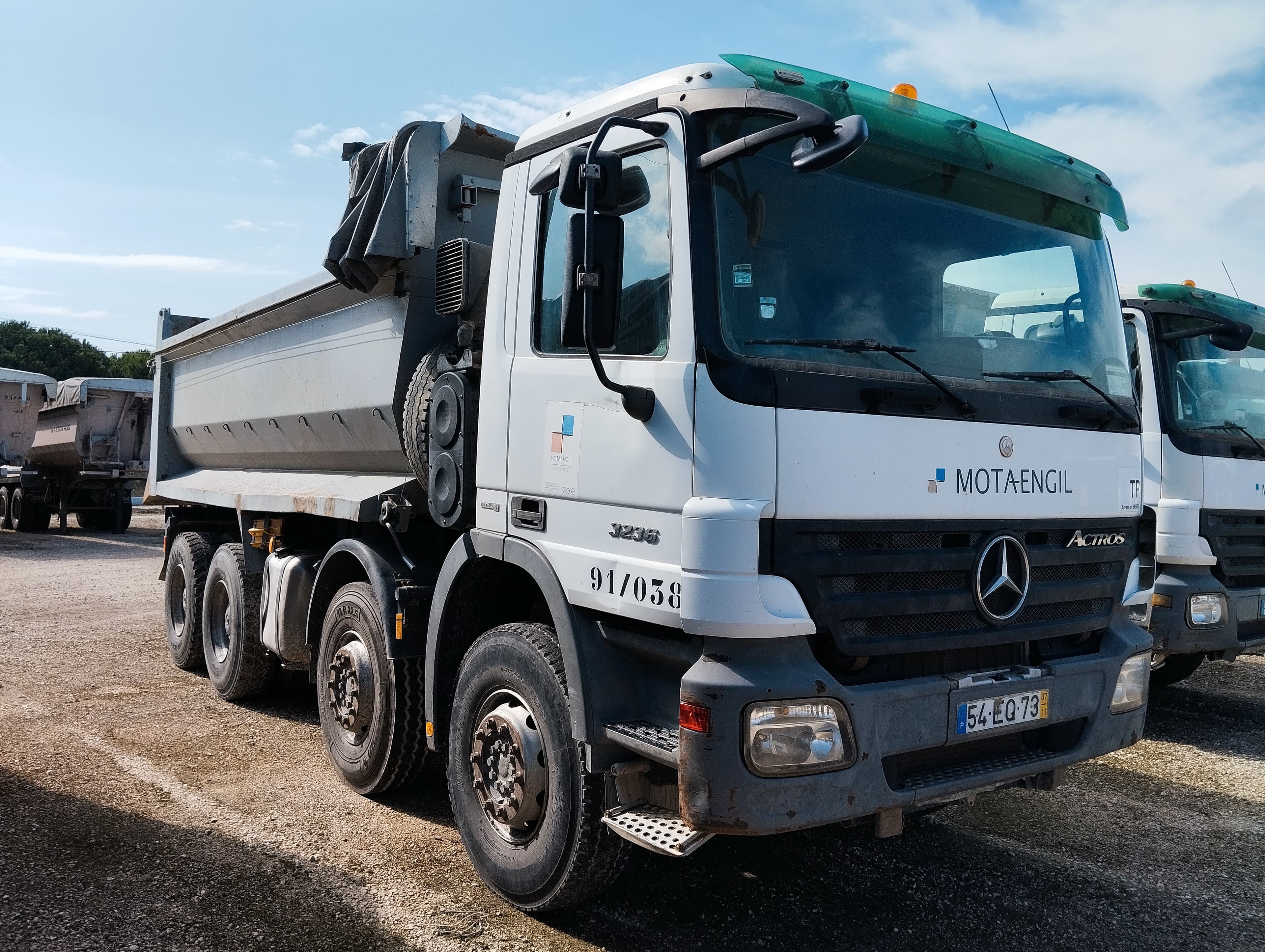 Camião Basc. Tras. 32 T Mercedes-Benz ACTROS 3236K/42 8x4 — imagem 1