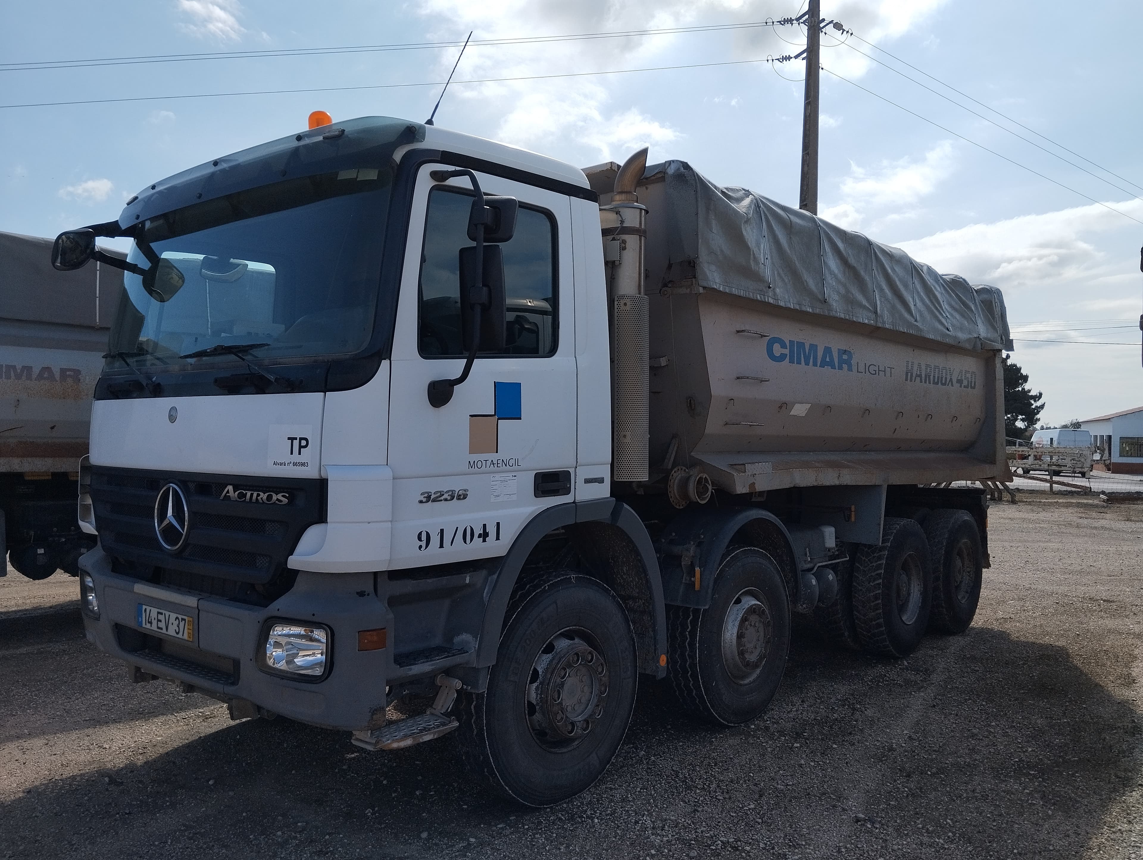 Camião Basc. Tras. 32 T Mercedes-Benz ACTROS 3236K/42 8x4 — imagem 4