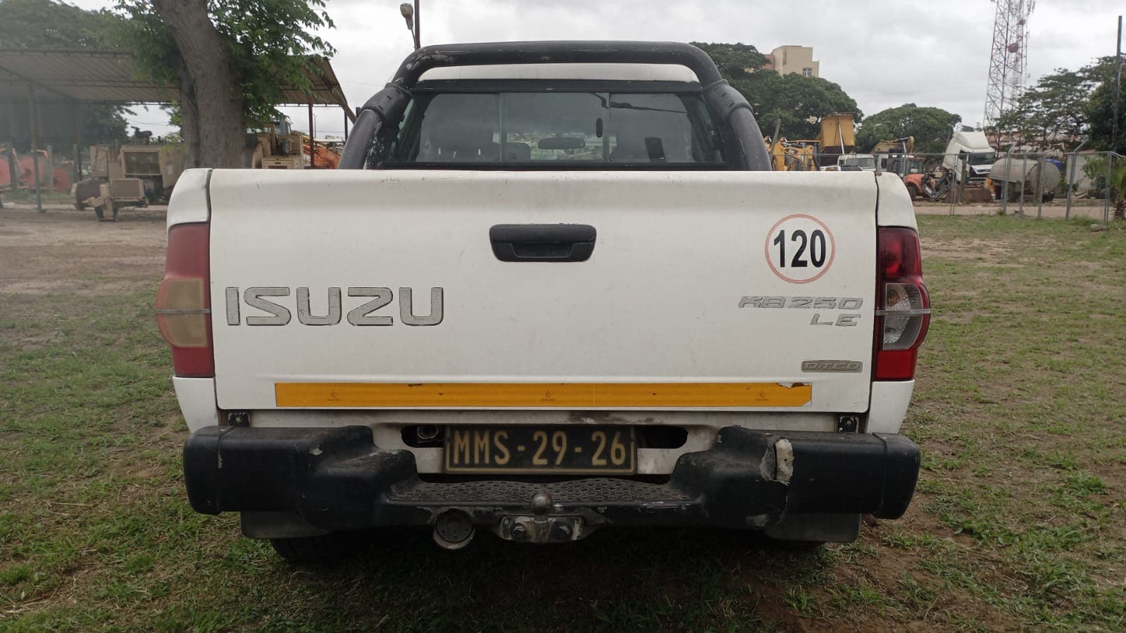 Isuzu D-TEQ KB250 · Ano 2008 — image 13