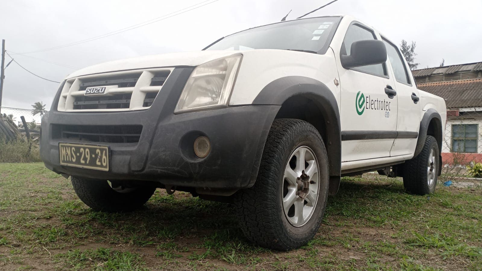 Isuzu D-TEQ KB250 · Ano 2008 — image 2