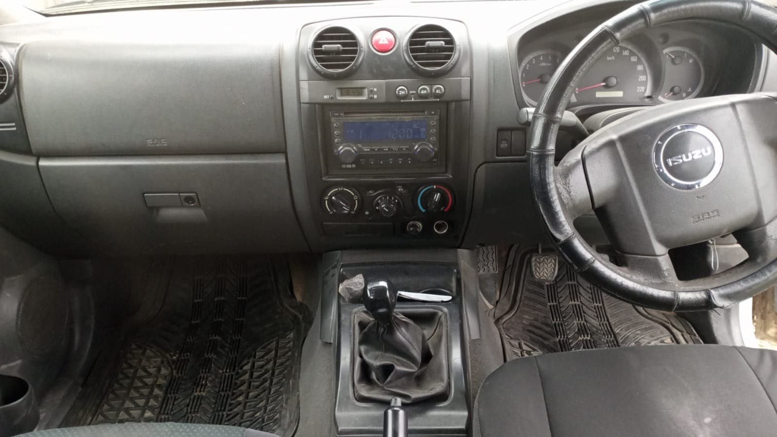 Isuzu D-TEQ KB250 · Ano 2008 — image 9