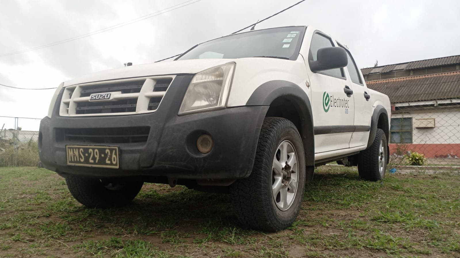 Isuzu D-TEQ KB250 · Ano 2008 — image 1
