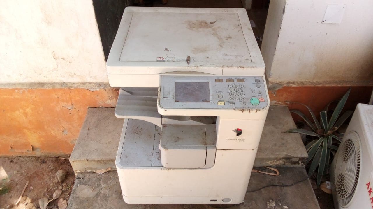 Impressora Canon ImageRunner 2520 — imagen 2