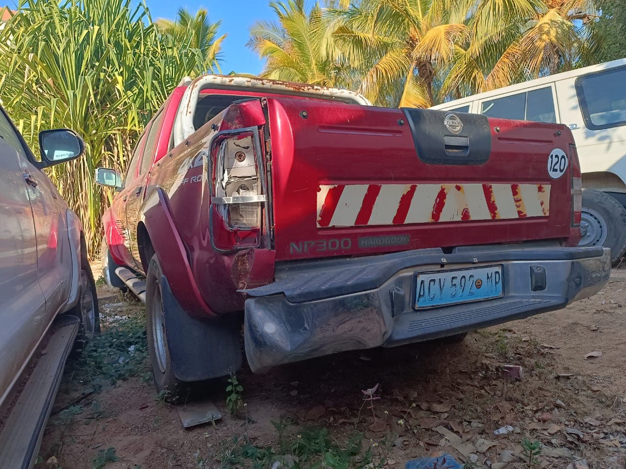 Nissan NP300 Hardbody · Ano 2012 — imagen 12