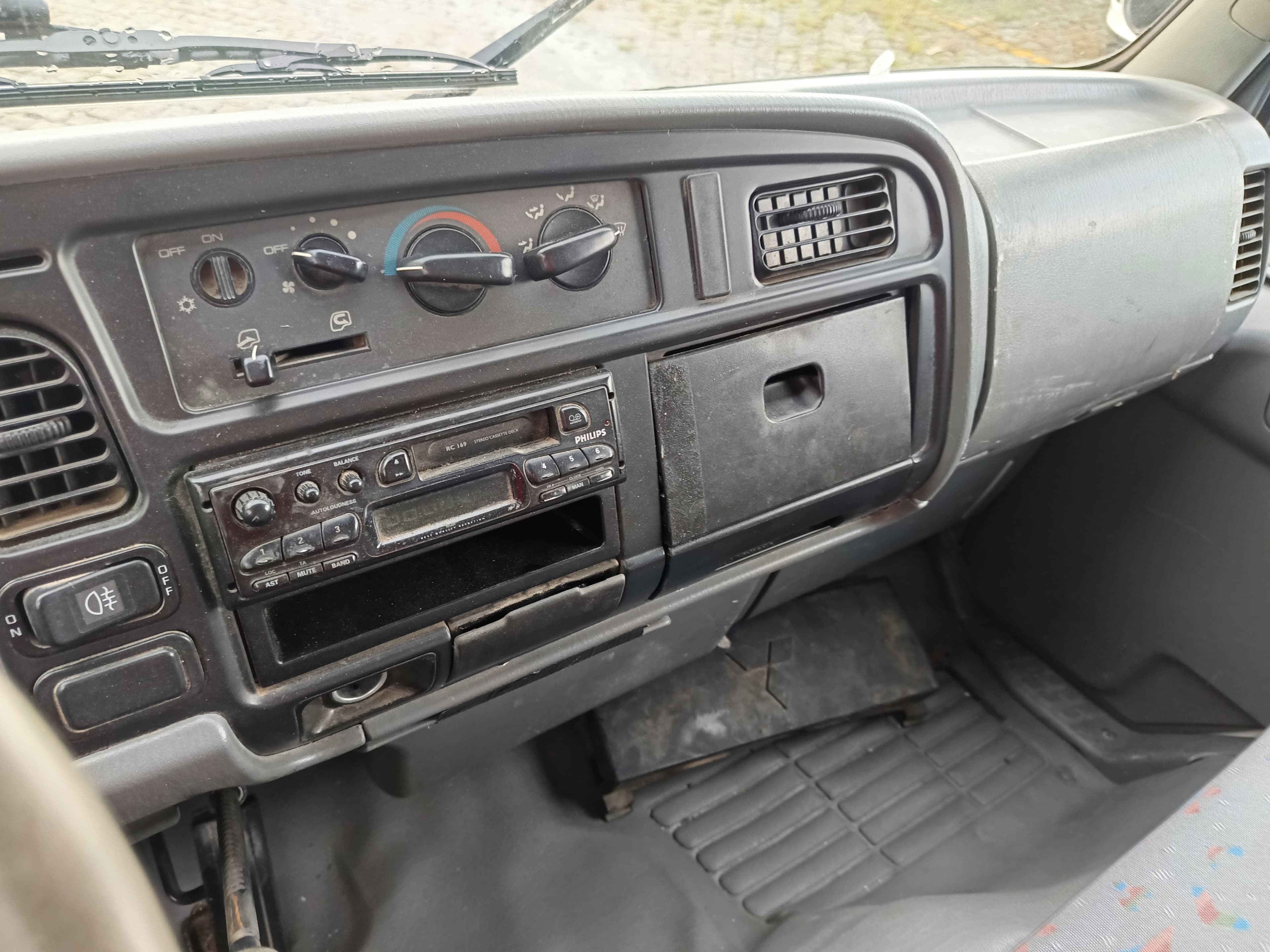 Mitsubishi Canter · Ano 1999 — image 19