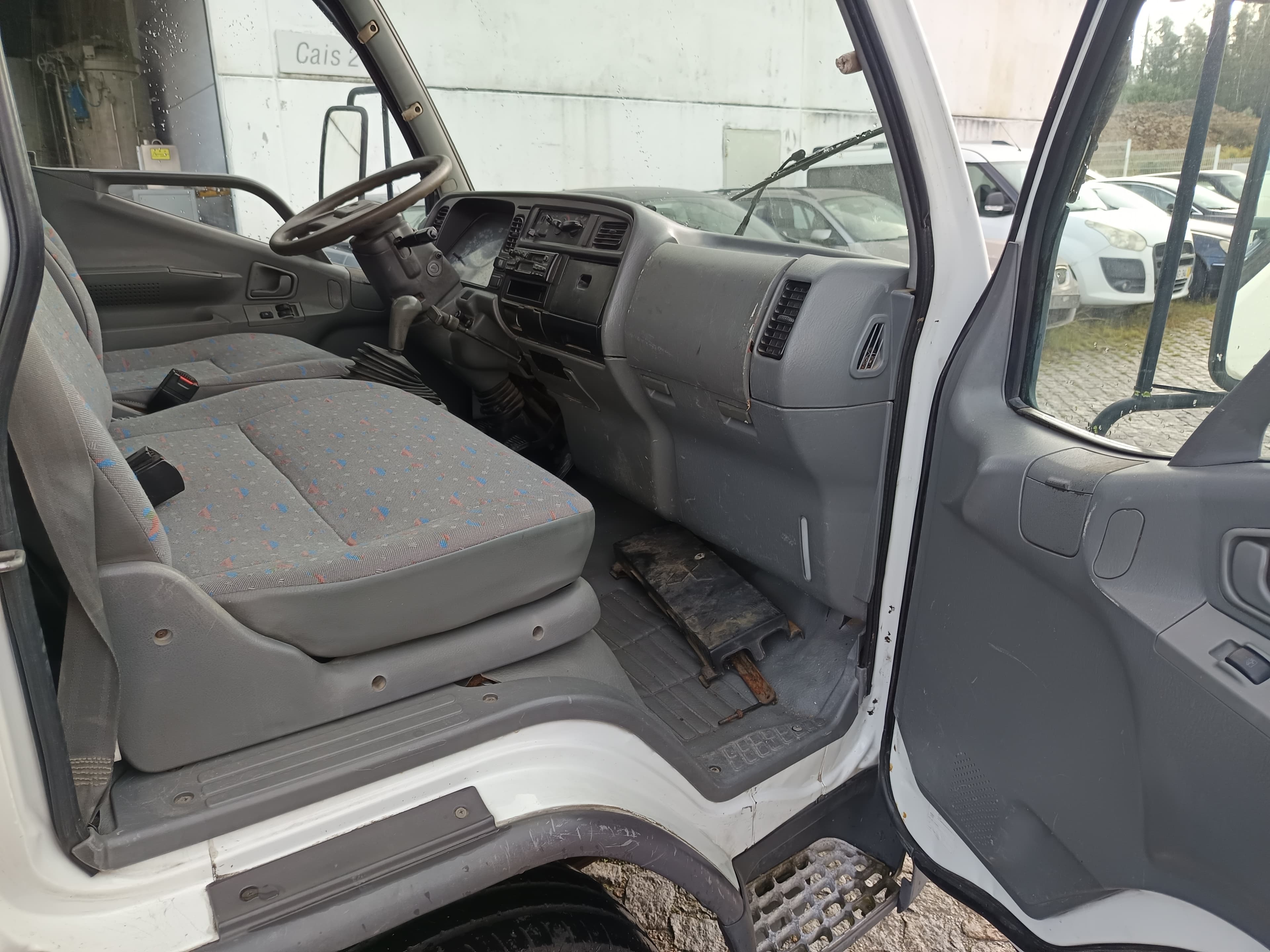 Mitsubishi Canter · Ano 1999 — image 12