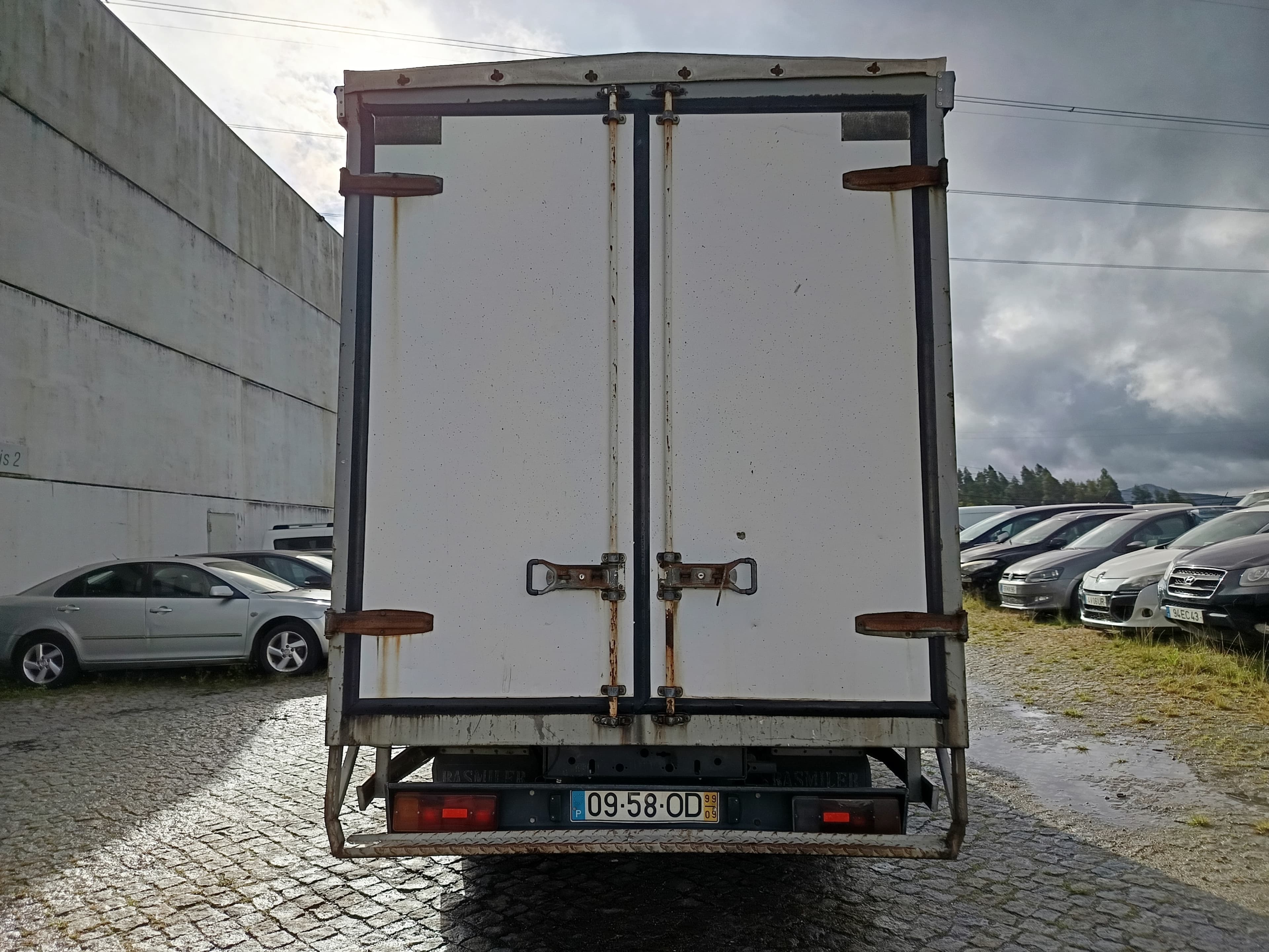 Mitsubishi Canter · Ano 1999 — image 5