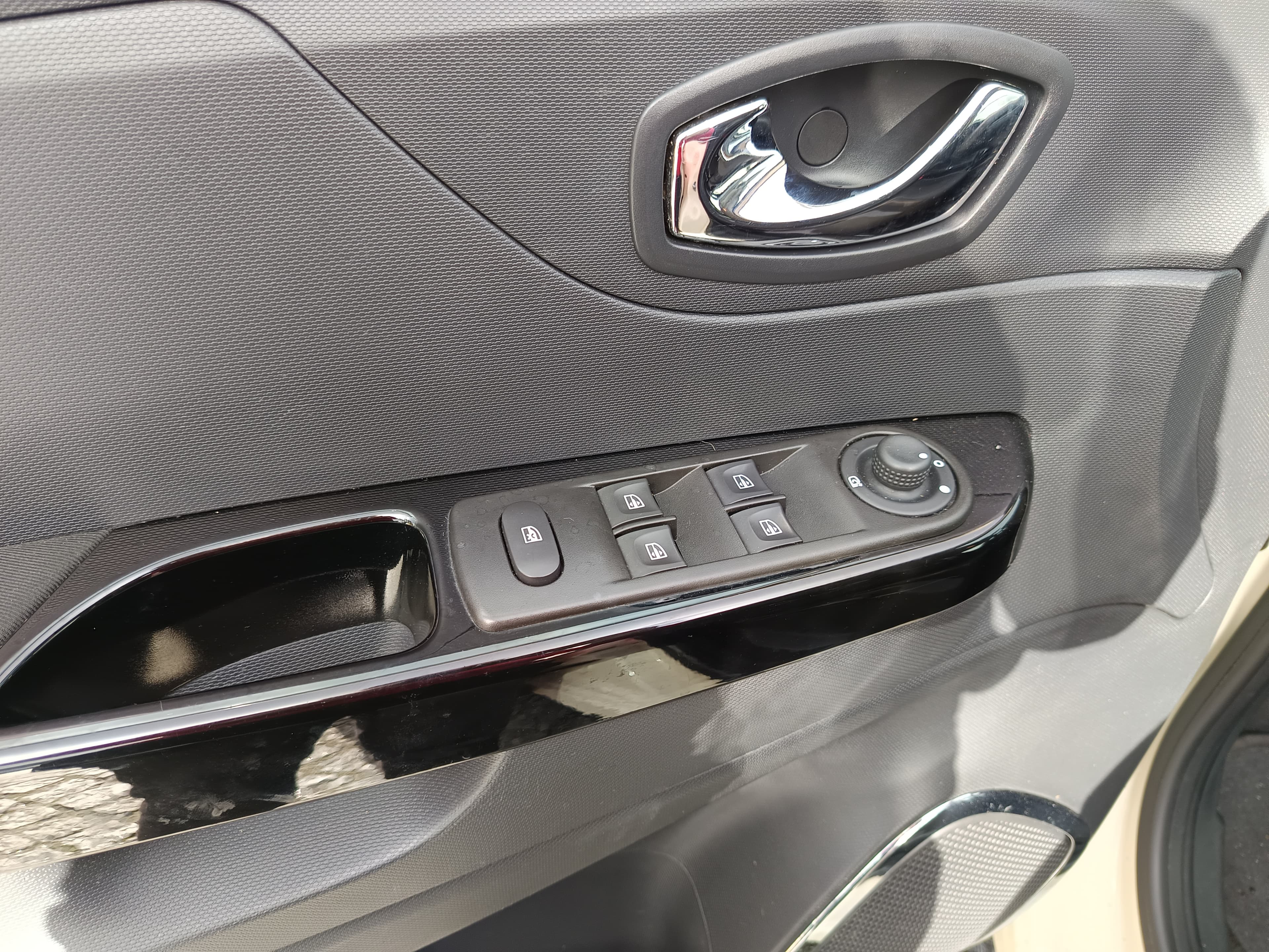 Renault Captur · Ano 2013 — imagen 28