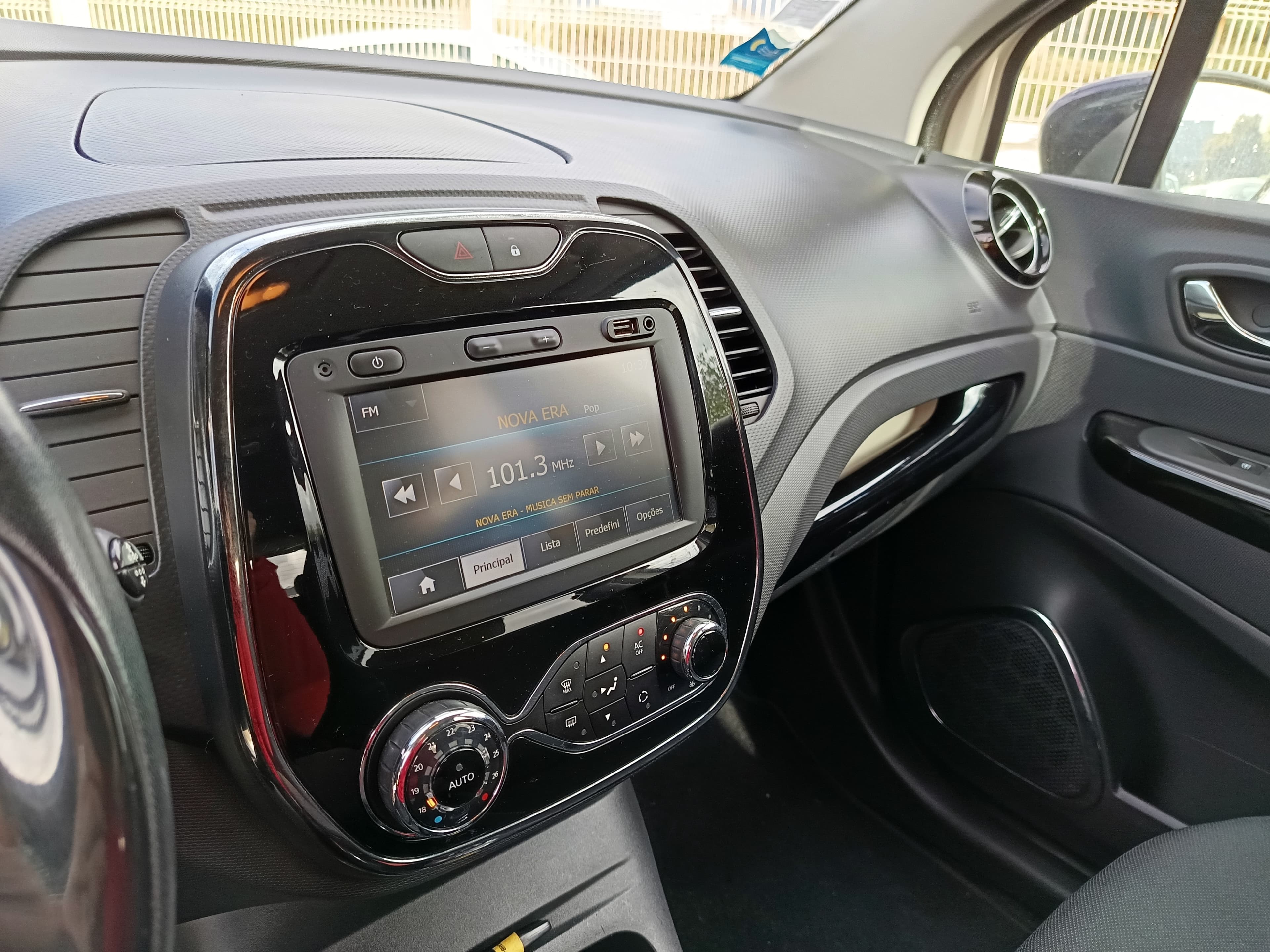 Renault Captur · Ano 2013 — imagen 32