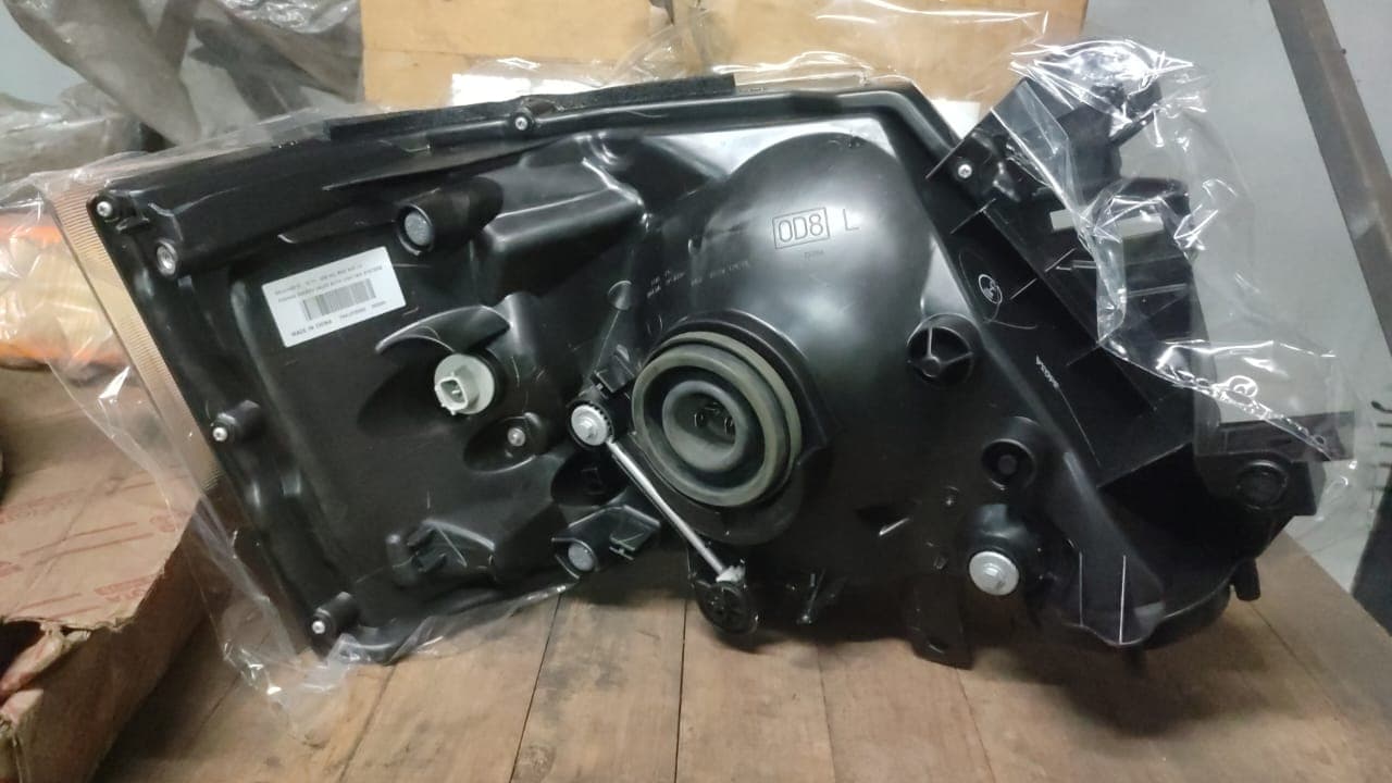 Farol lateral direito p/ Nissan — imagem 2