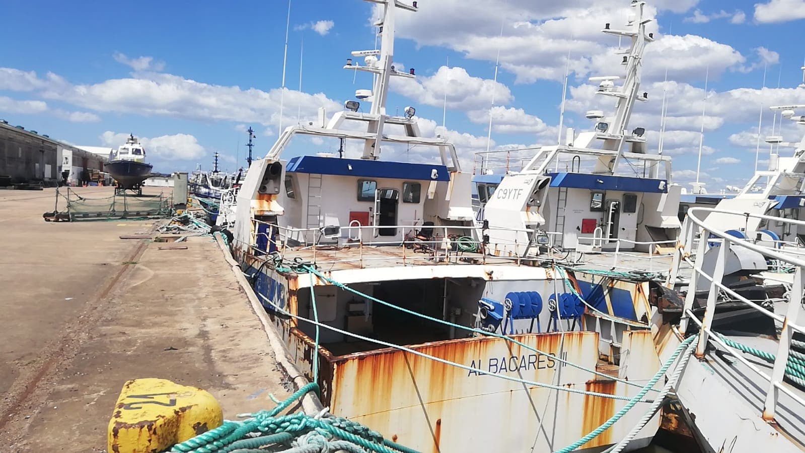 Um Atuneiro | One Longliner - ALBACARES II — imagem 3