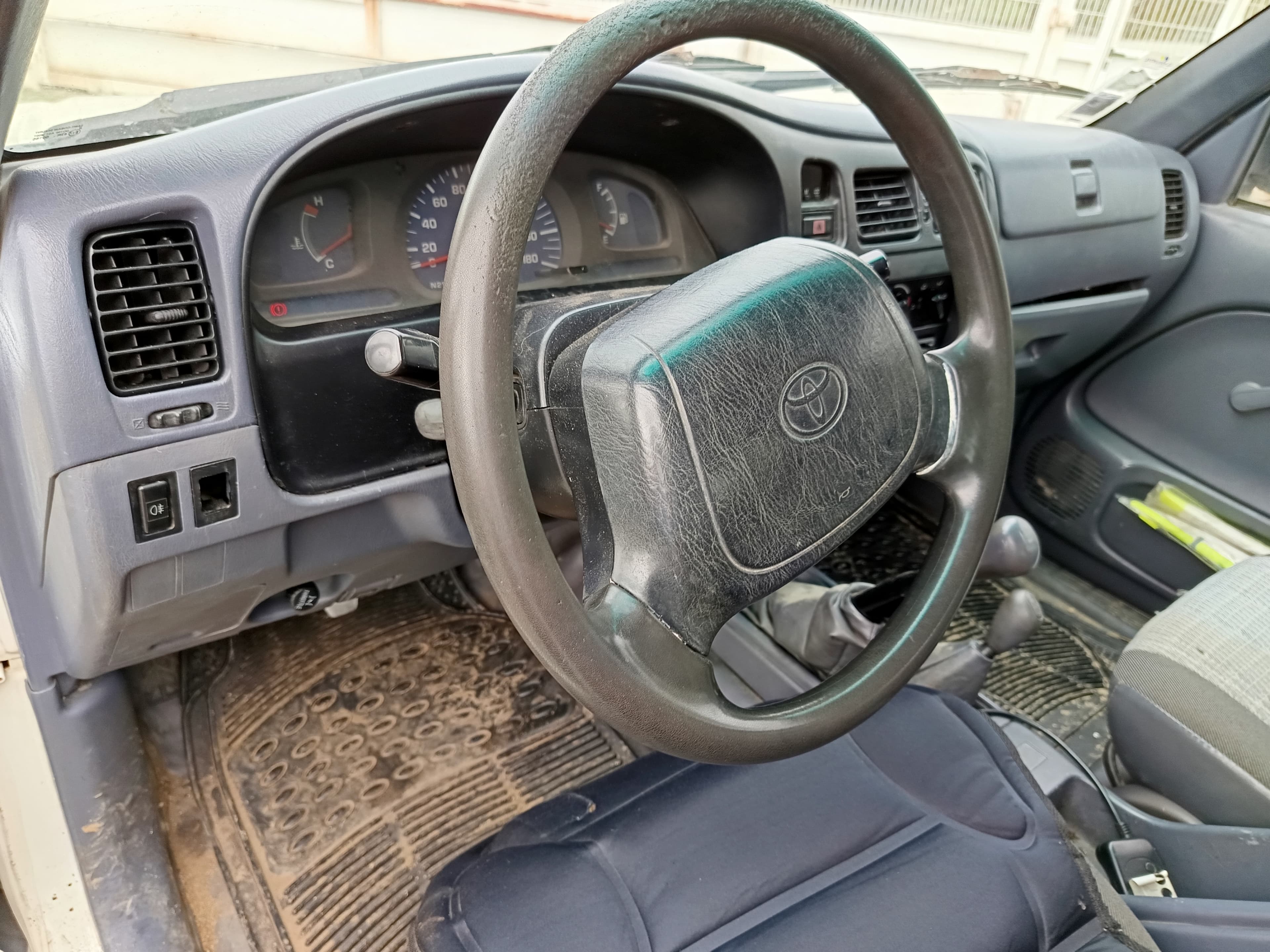 Toyota Hilux · Ano 2000 — imagem 28