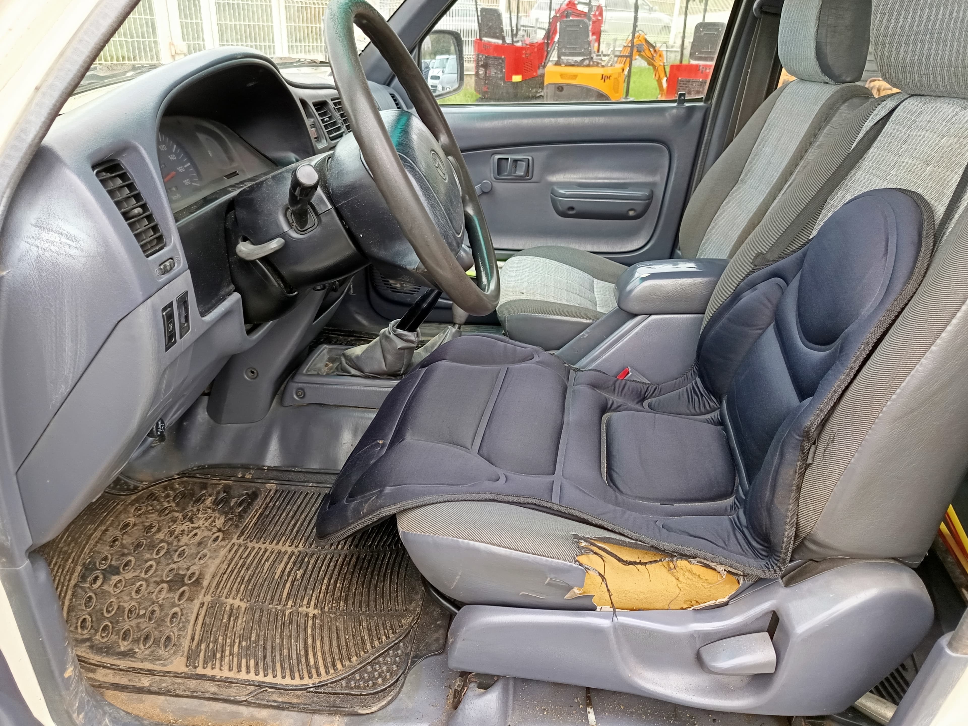 Toyota Hilux · Ano 2000 — imagem 26