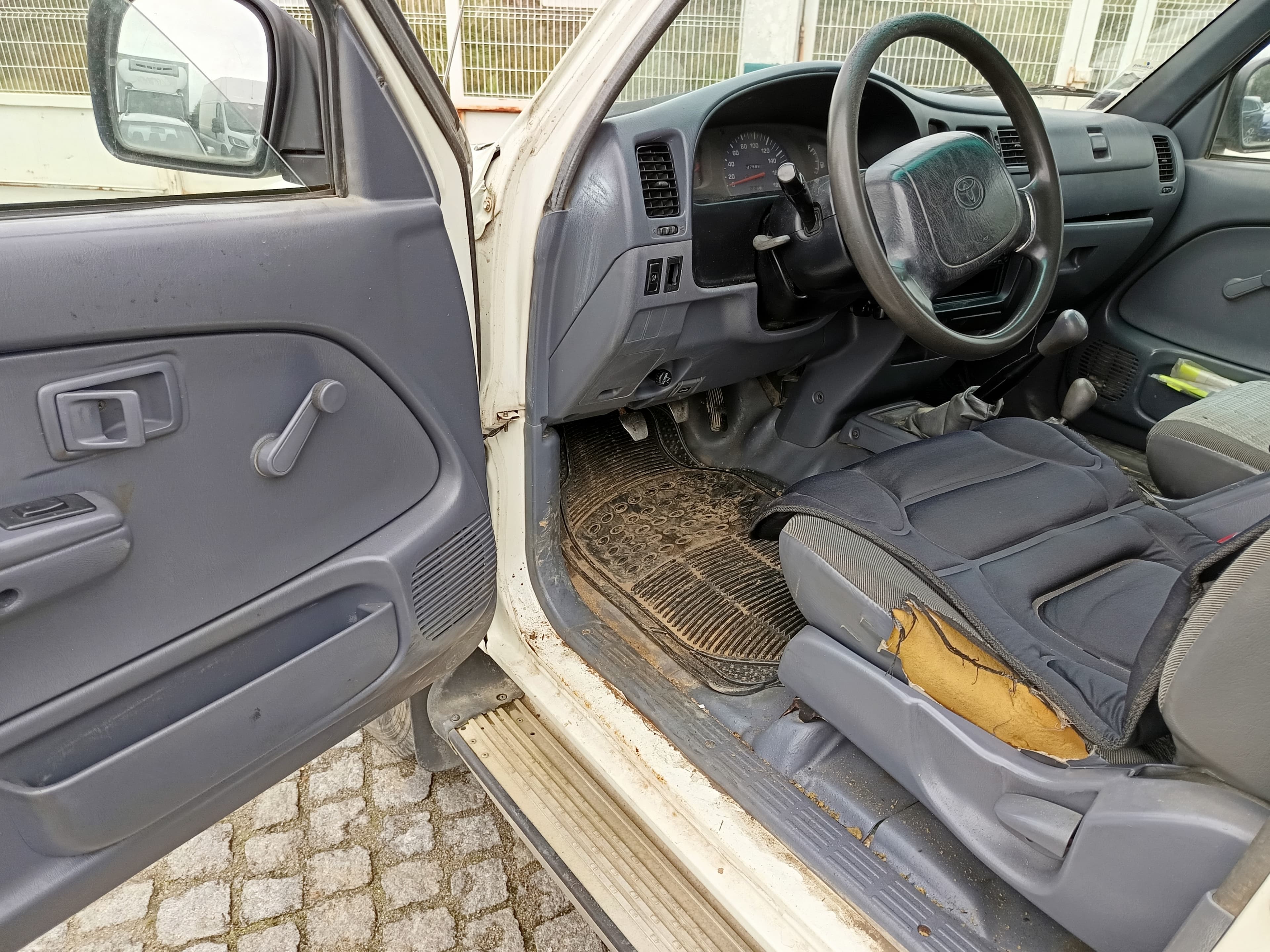 Toyota Hilux · Ano 2000 — imagem 23
