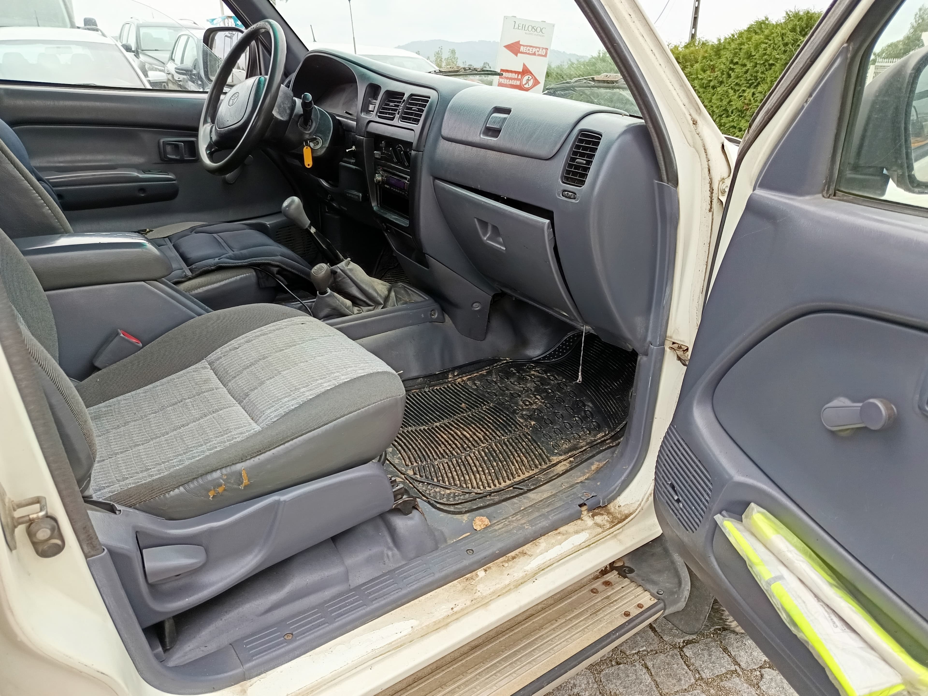 Toyota Hilux · Ano 2000 — imagem 16