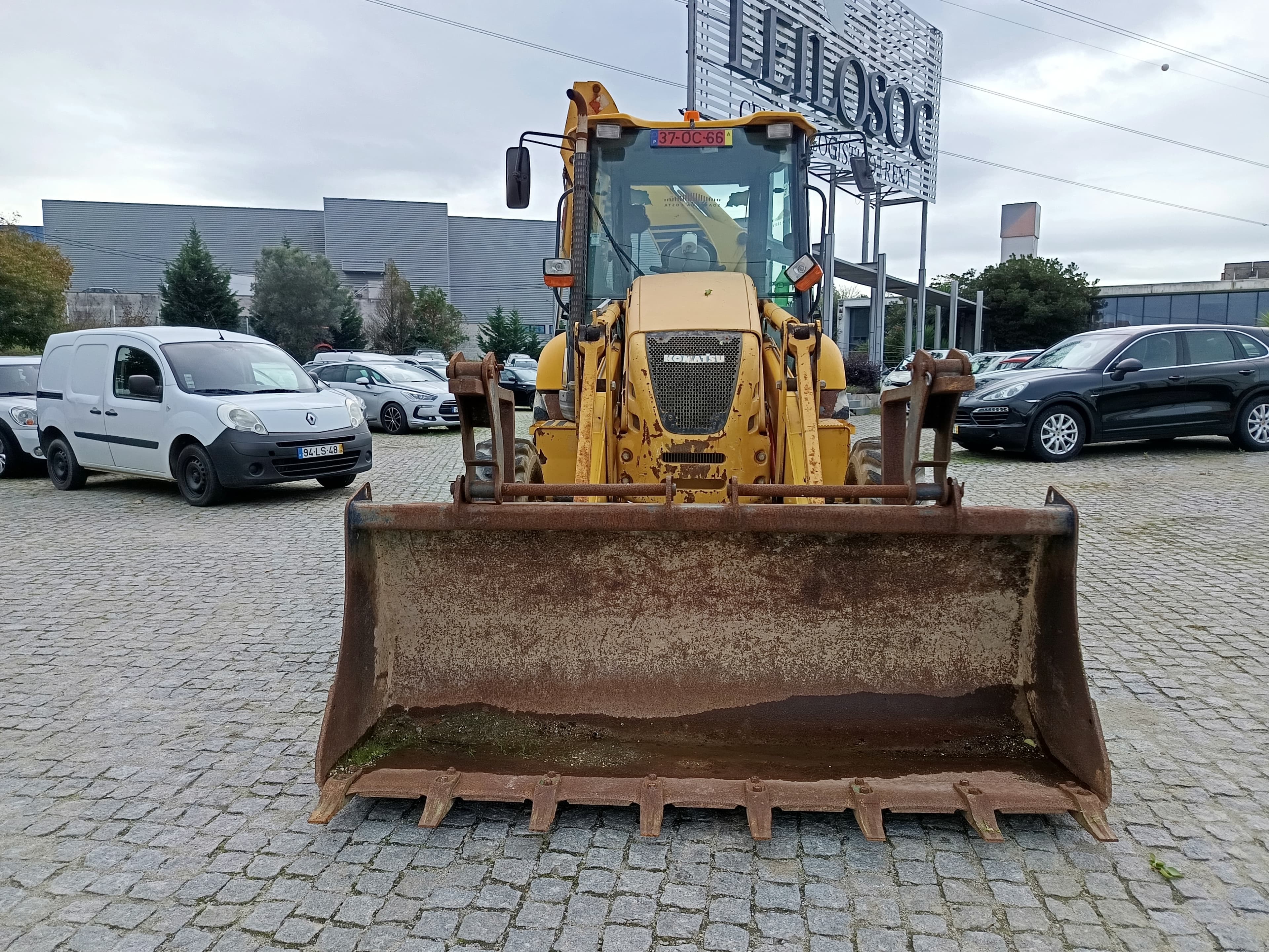 Retroescavadora Komatsu · Ano 2008 — imagem 2