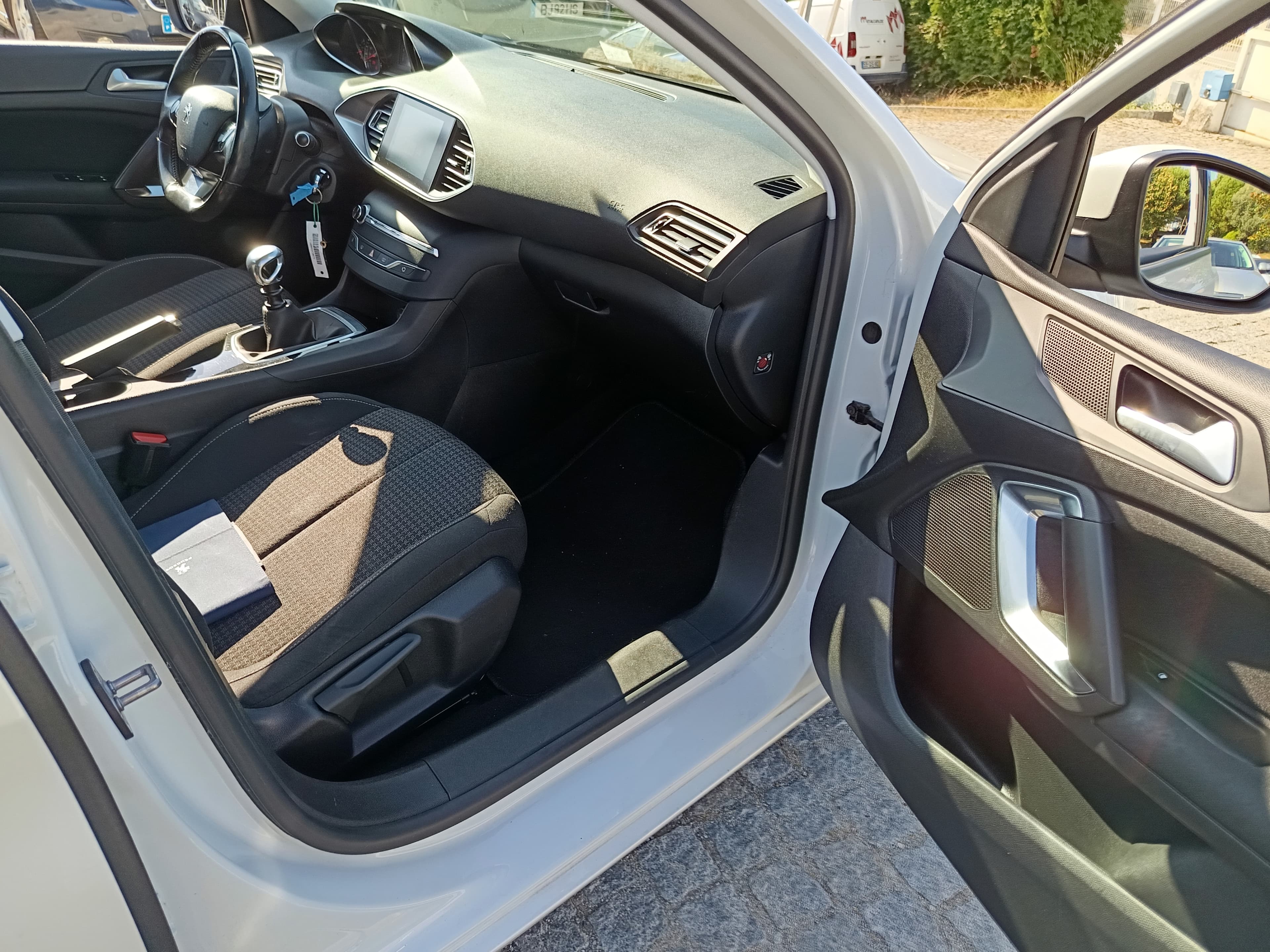 Peugeot 308 · Ano 2018 — imagem 24