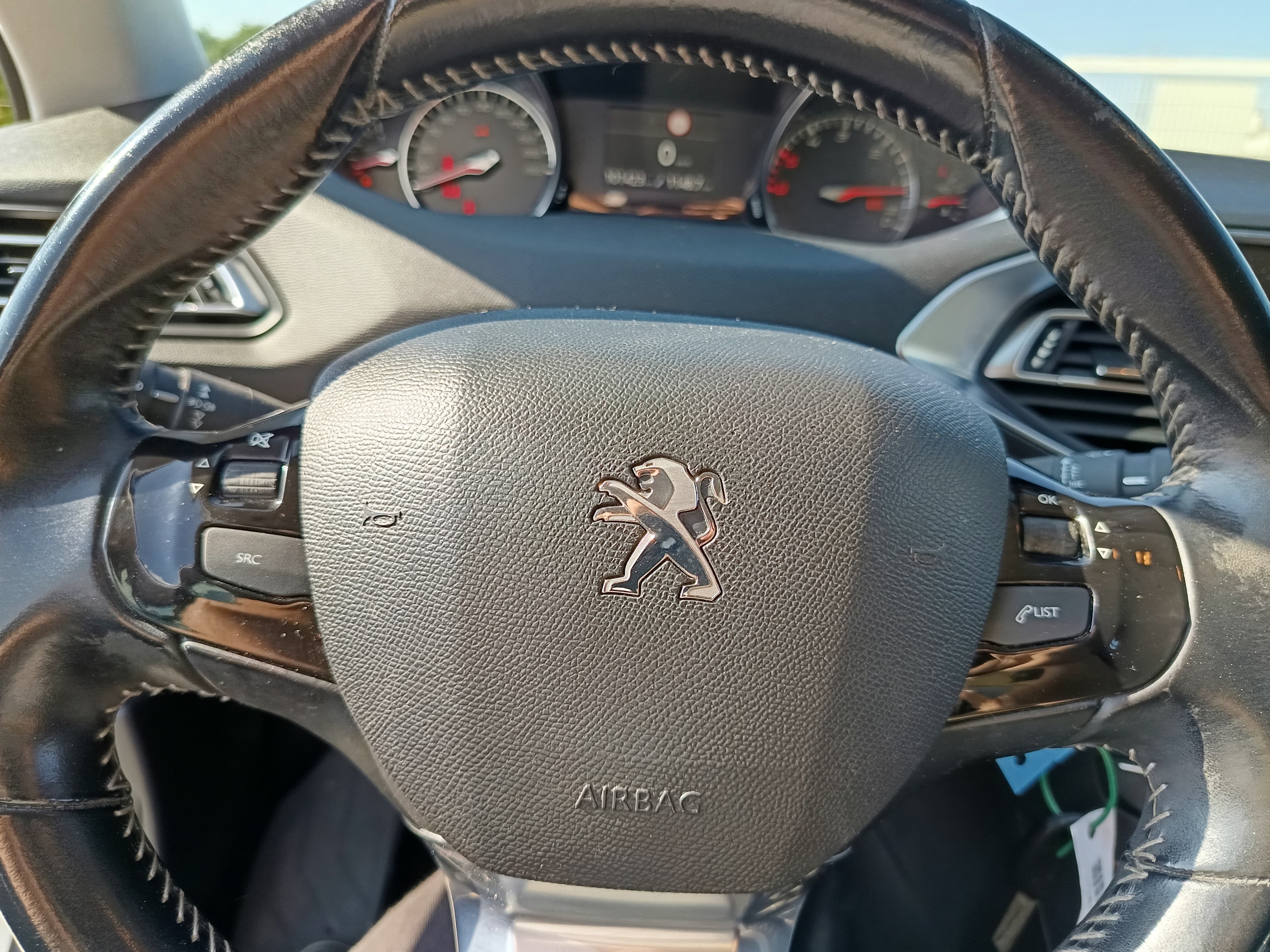 Peugeot 308 · Ano 2018 — imagem 40