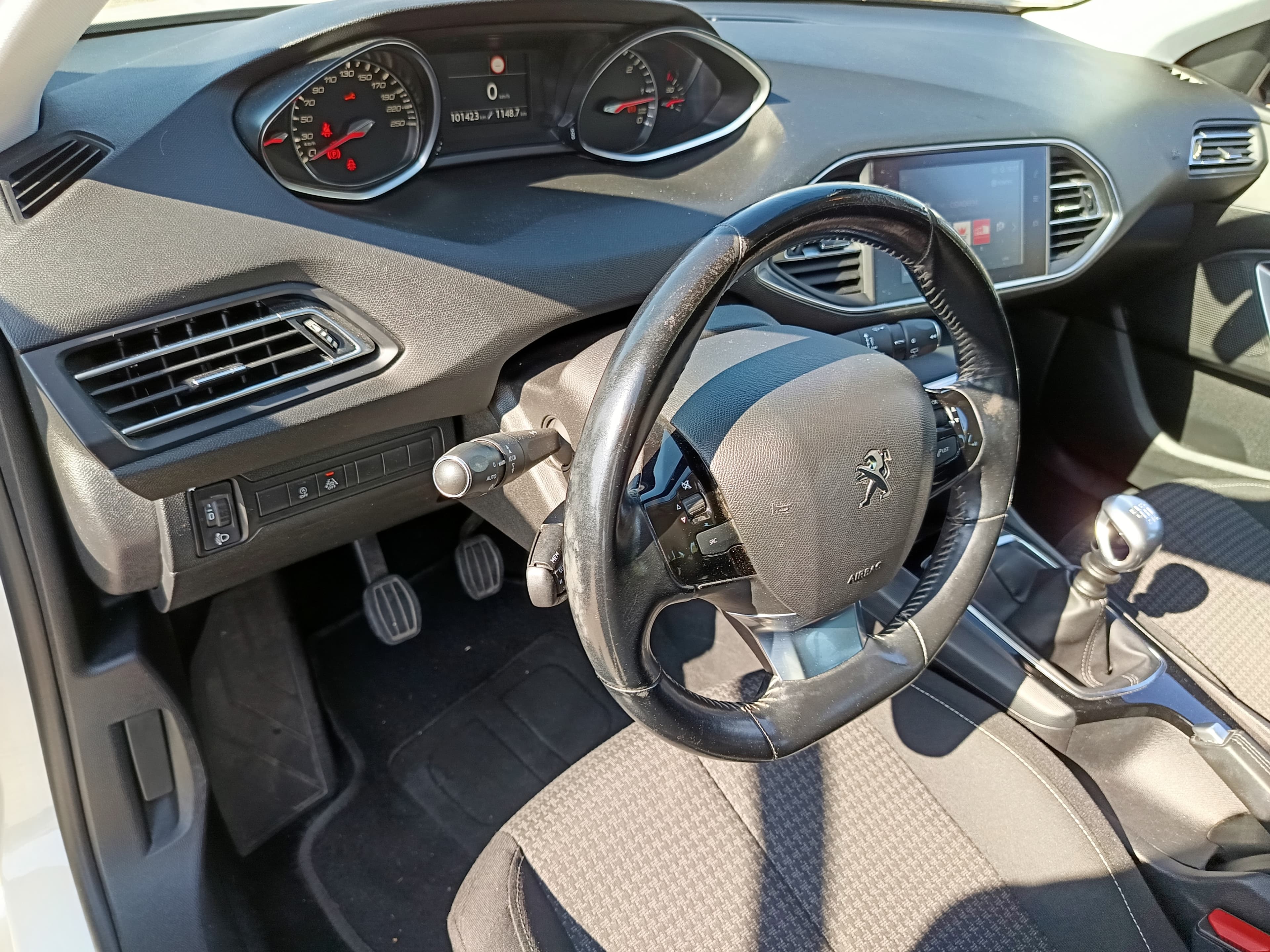 Peugeot 308 · Ano 2018 — imagem 35