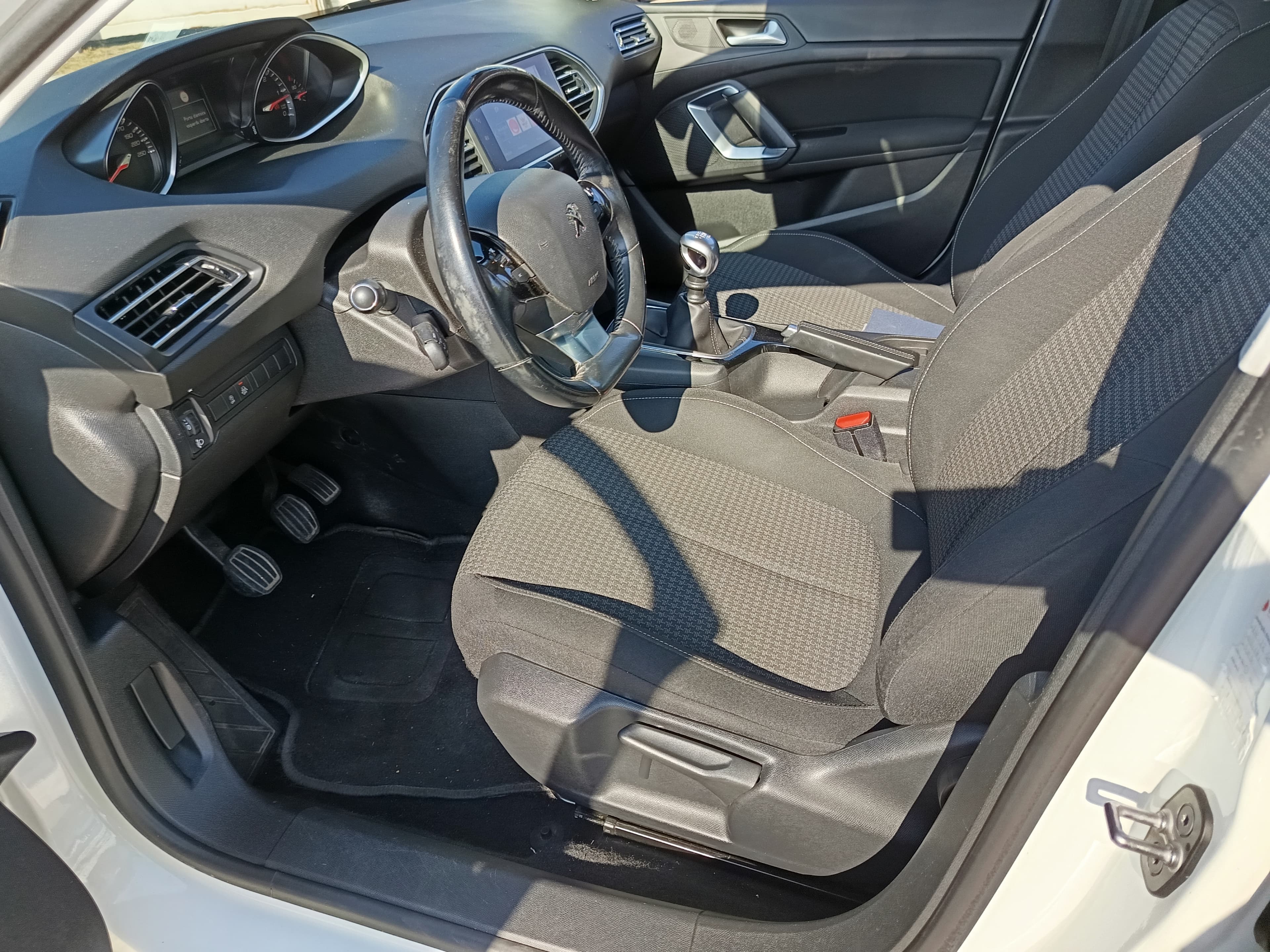 Peugeot 308 · Ano 2018 — imagem 33