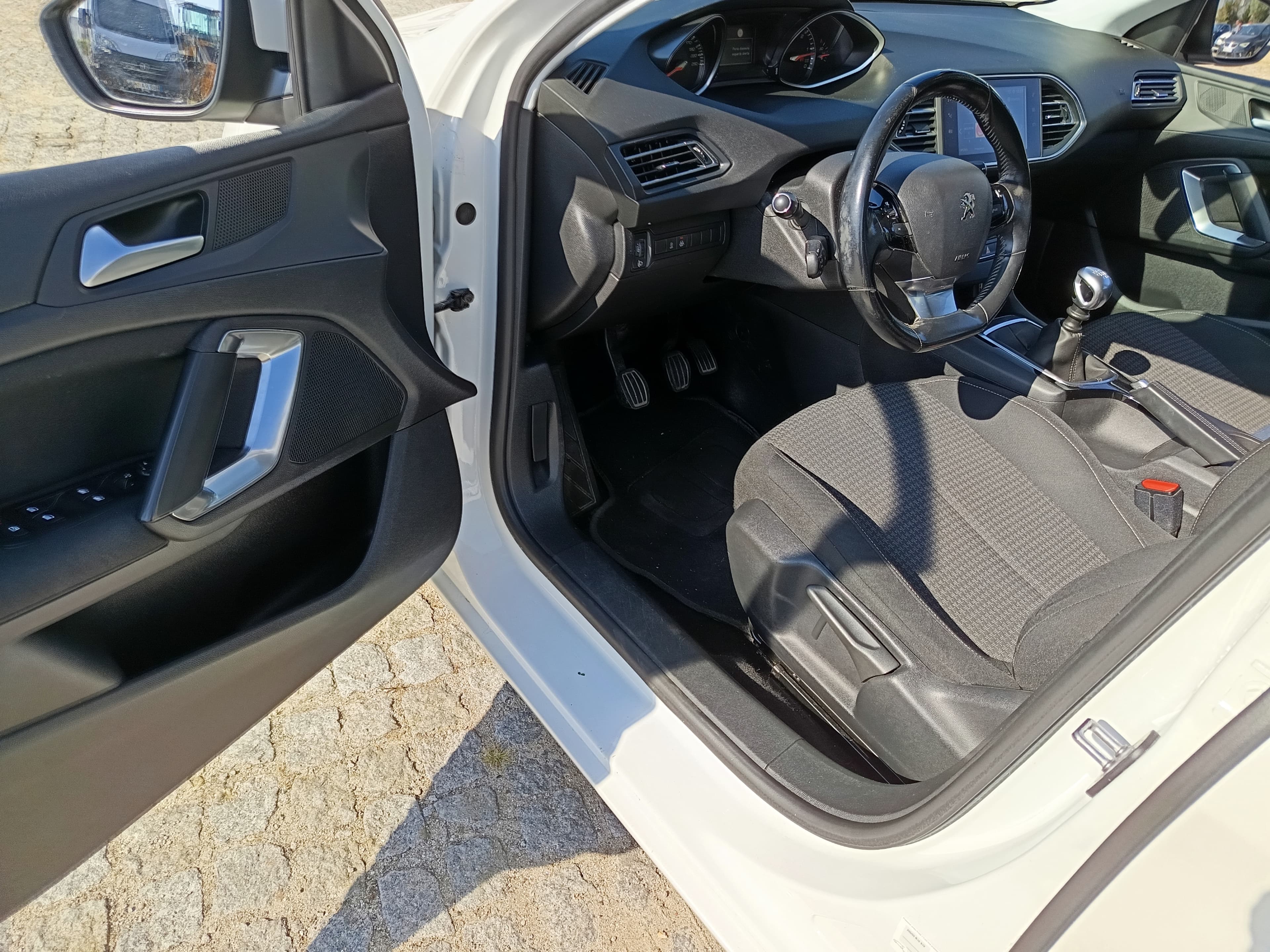 Peugeot 308 · Ano 2018 — imagem 31