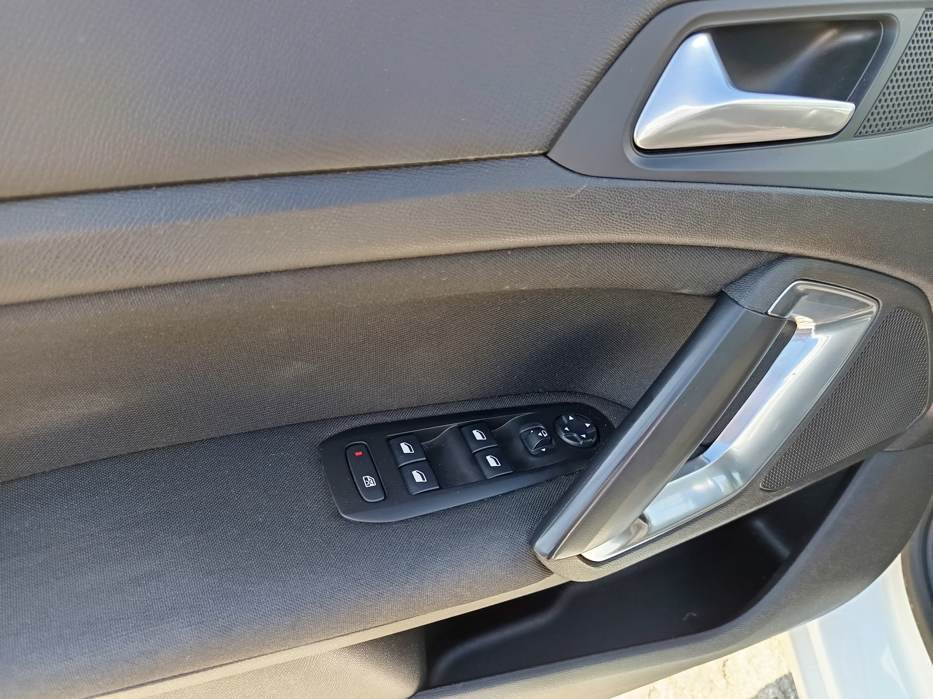 Peugeot 308 · Ano 2018 — imagem 32