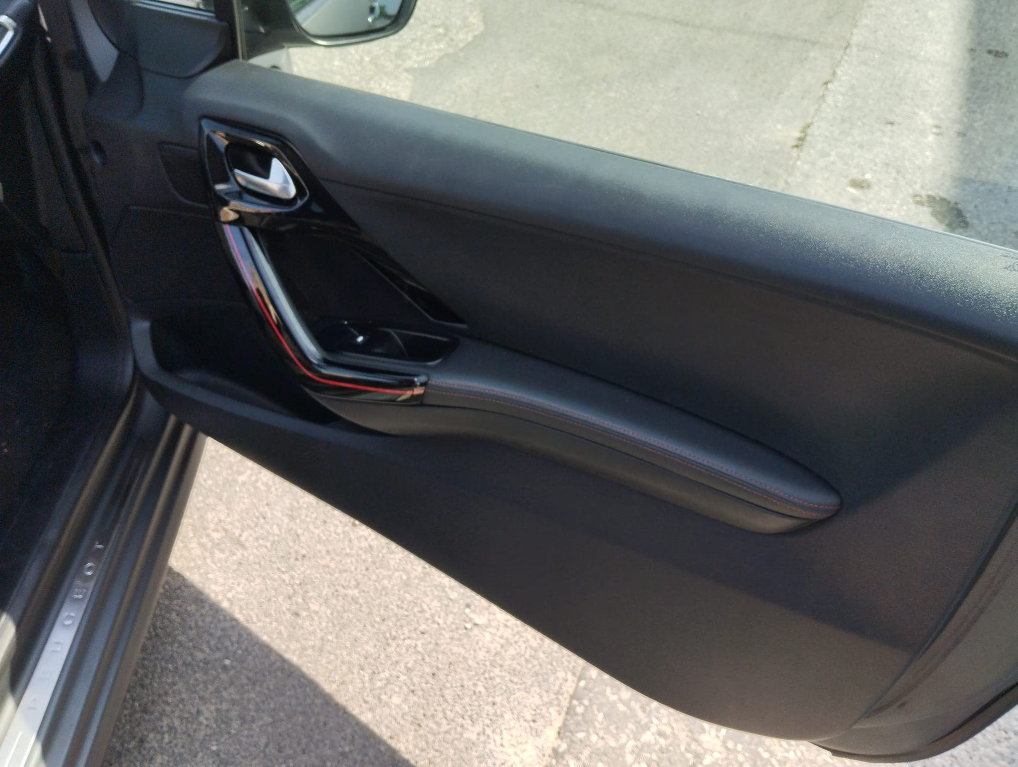 Peugeot 208 · Año 2017 — imagen 23