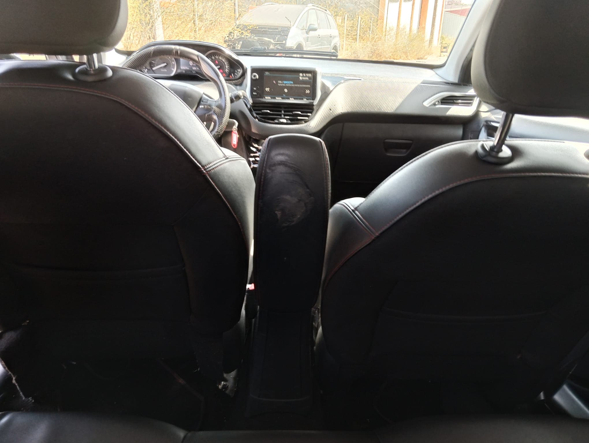 Peugeot 208 · Año 2017 — imagen 25